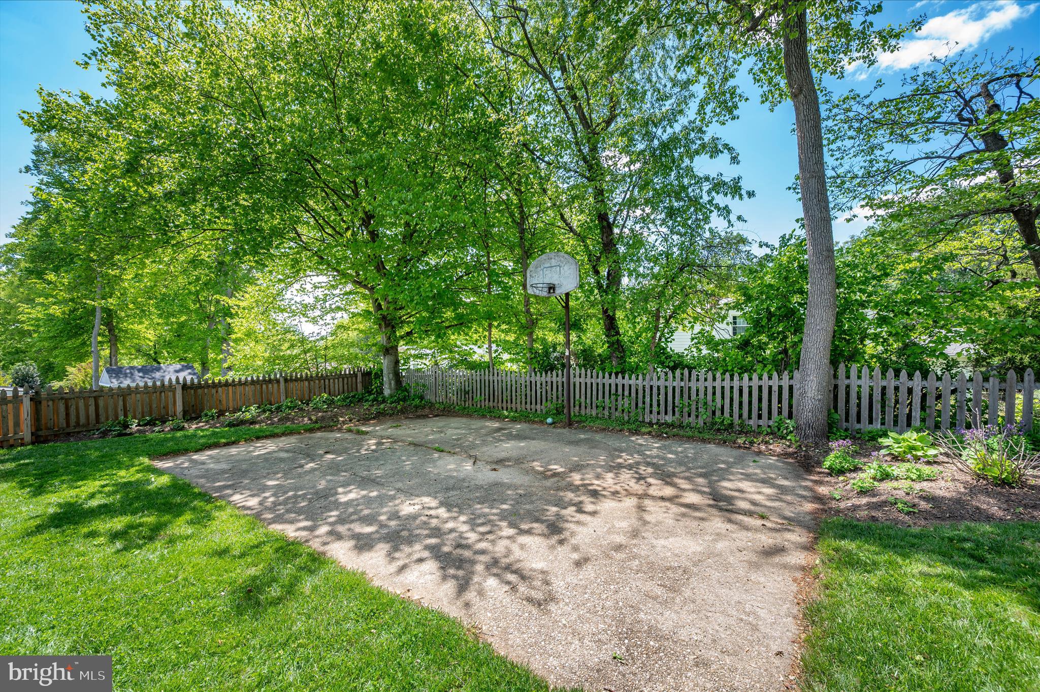 MANOR WOODS - Residential