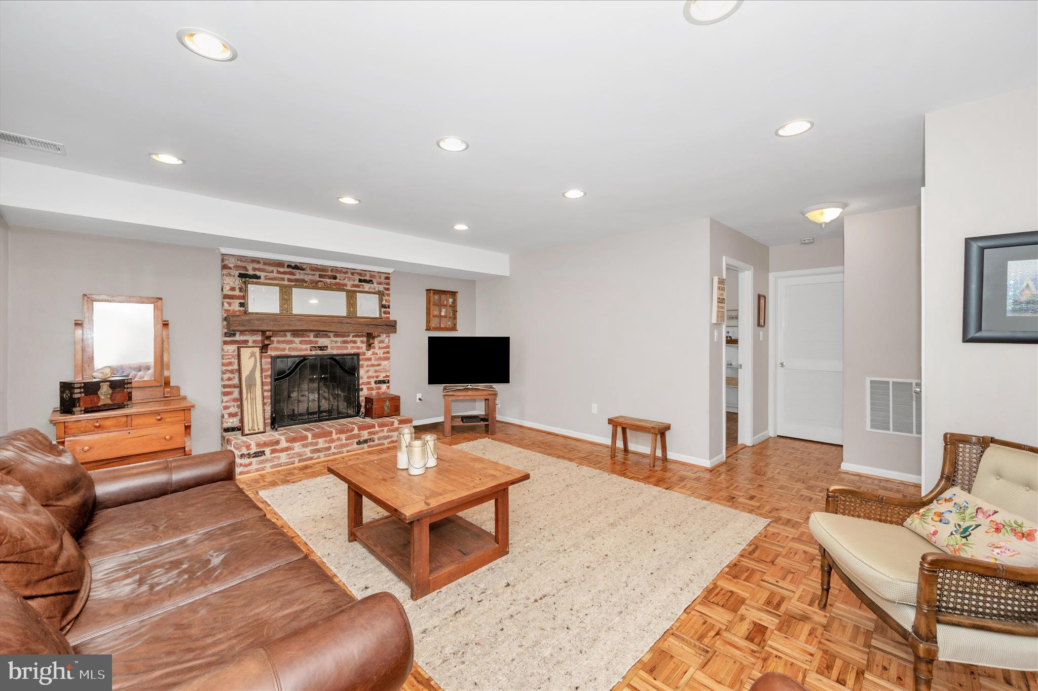 MANOR WOODS - Residential
