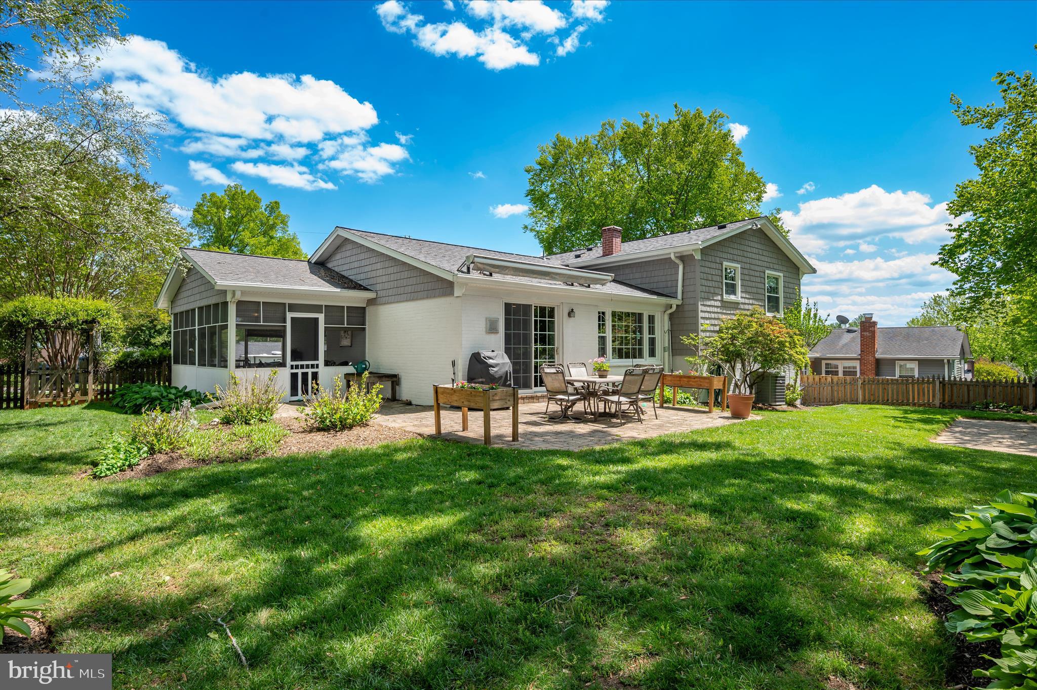 MANOR WOODS - Residential