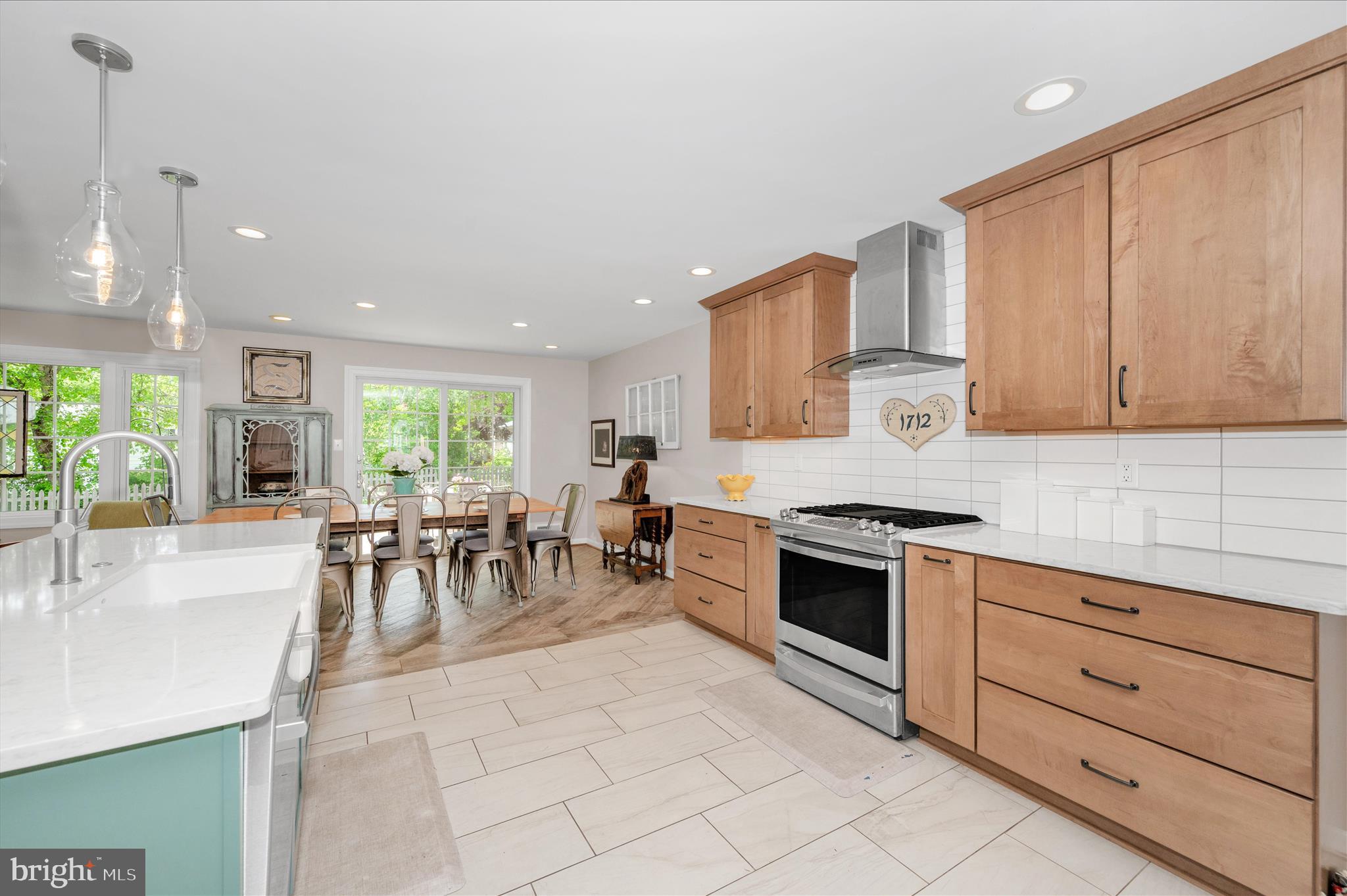 MANOR WOODS - Residential