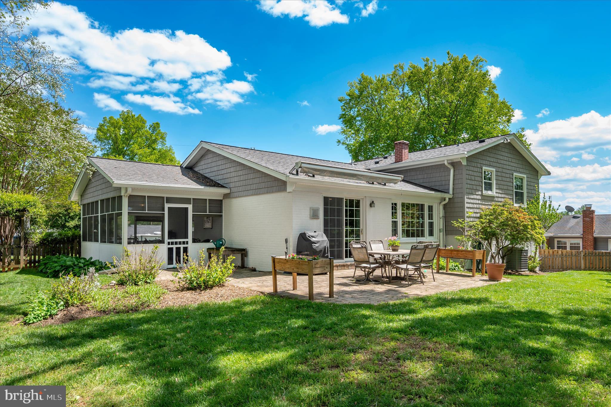 MANOR WOODS - Residential