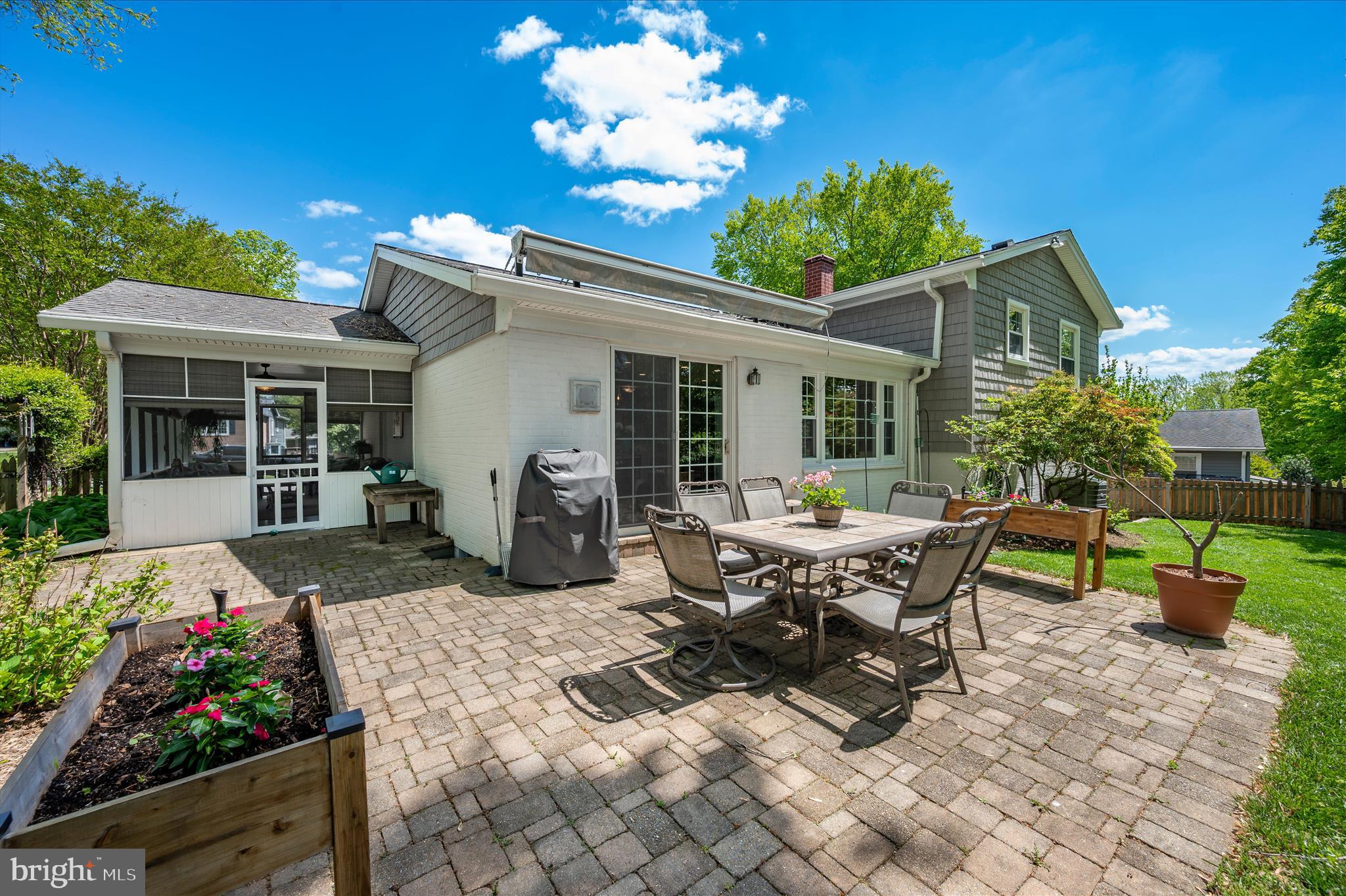 MANOR WOODS - Residential