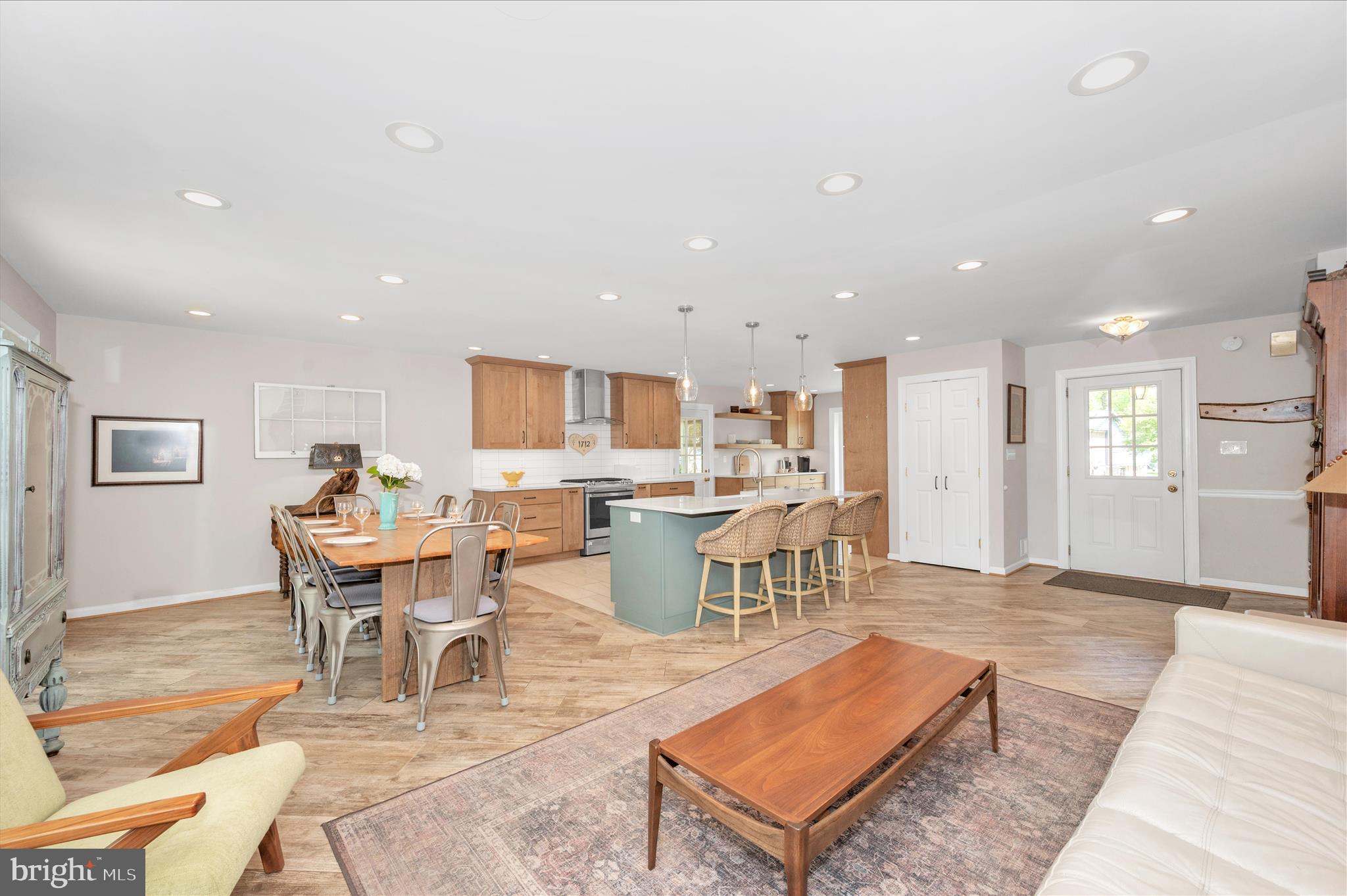 MANOR WOODS - Residential