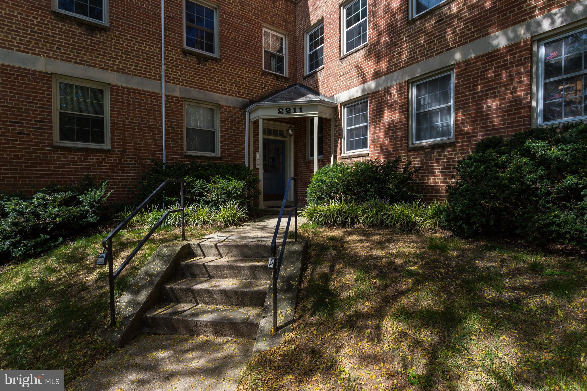 Amazing Location! Amazing opportunity to own a beautiful garden style condo in Silver Spring! This spacious 2BR, 1BA has tons of potential, minutes from Rock Creek Park, walking distance to shopping restaurants and the Metro. It's a must see!