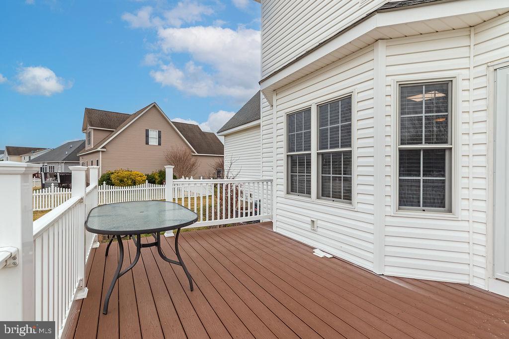 EAST FIELD - Residential