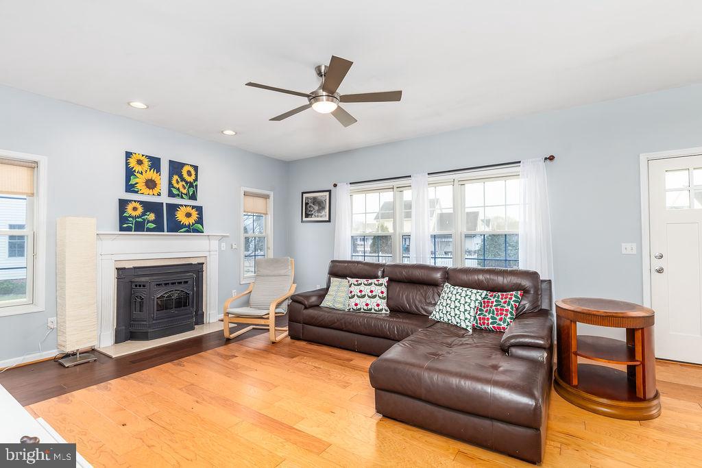 EAST FIELD - Residential
