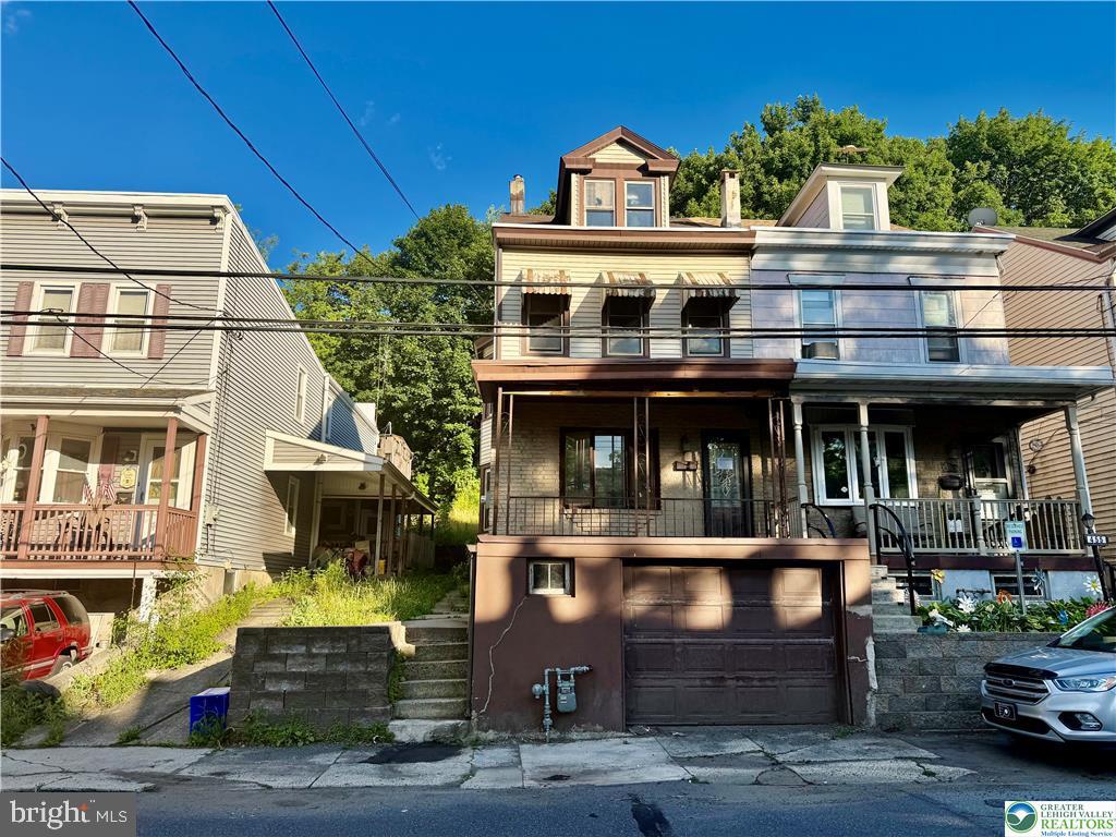 457 NICHOLS STREET