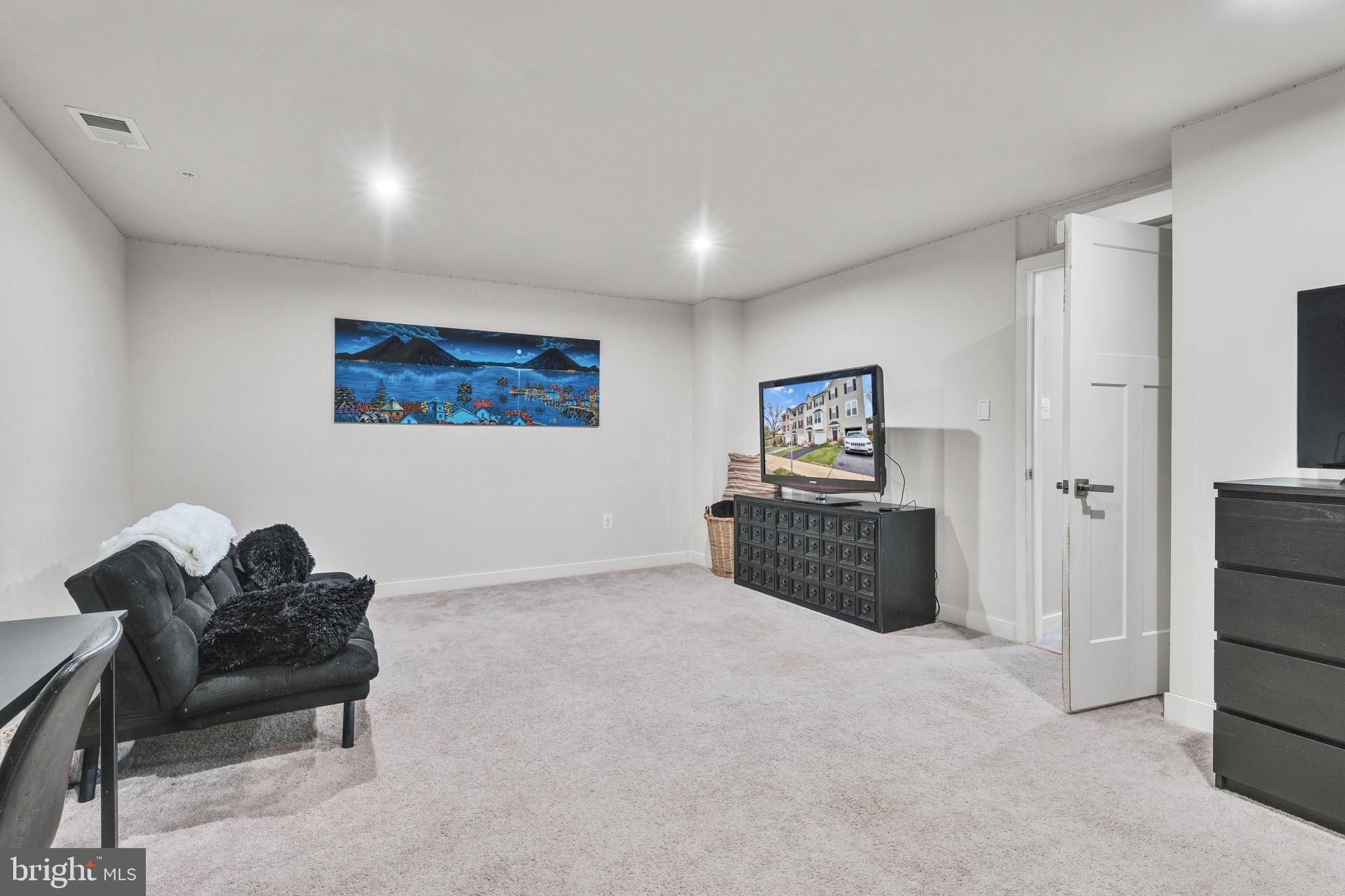 HOLLY RIDGE - Residential