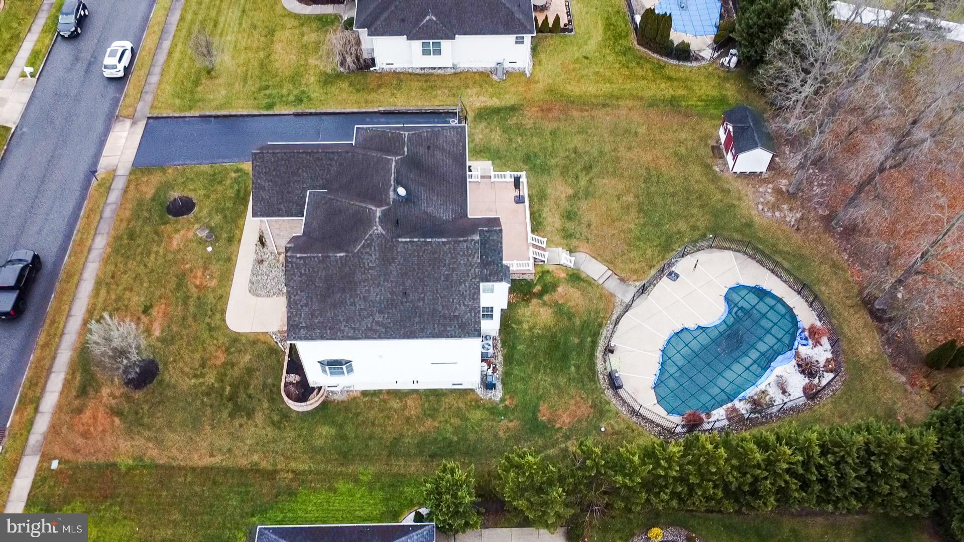 WHISPERING WOODS - Residential