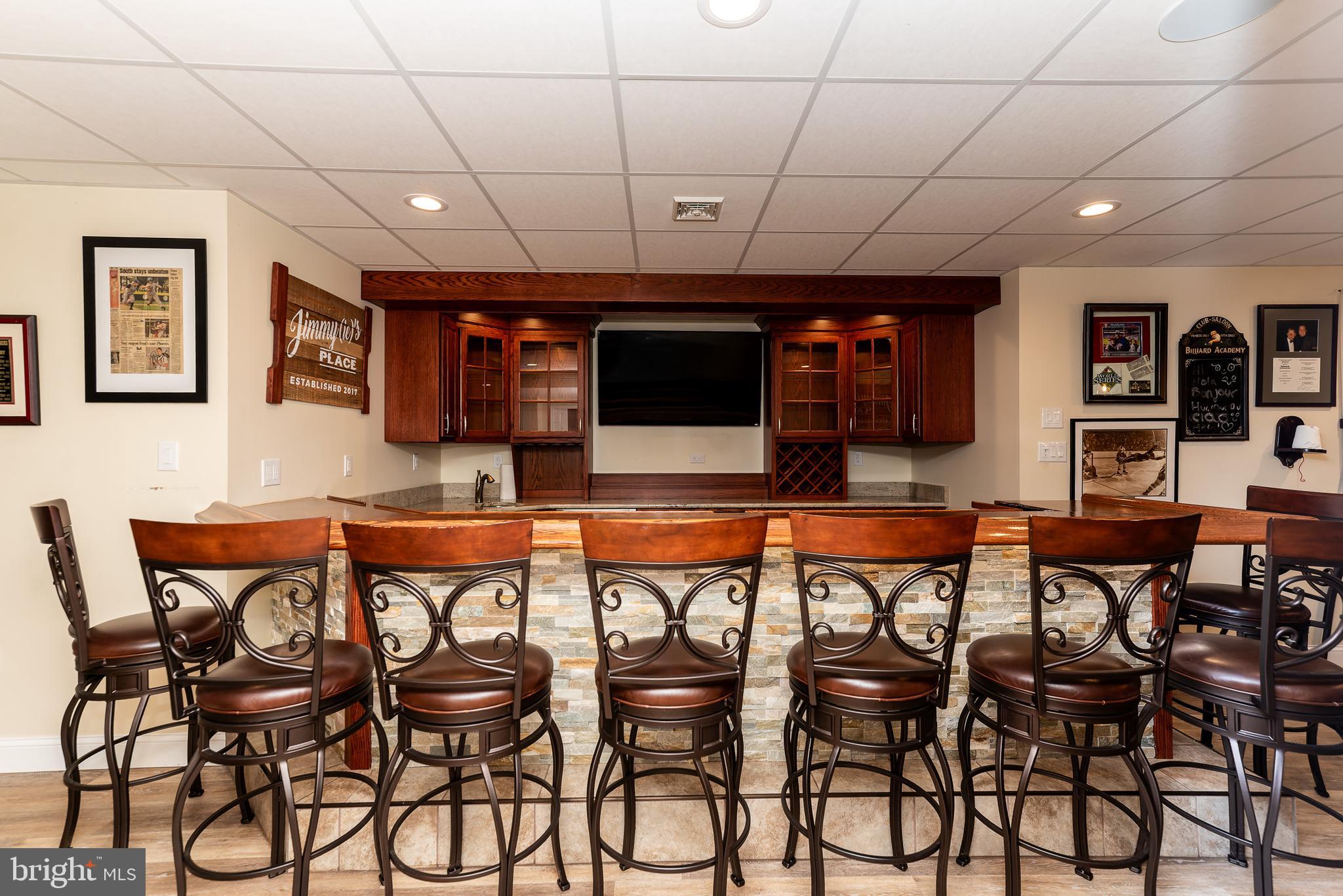 WHISPERING WOODS - Residential