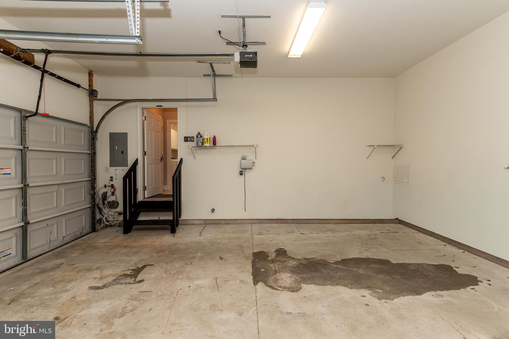 WHISPERING WOODS - Residential