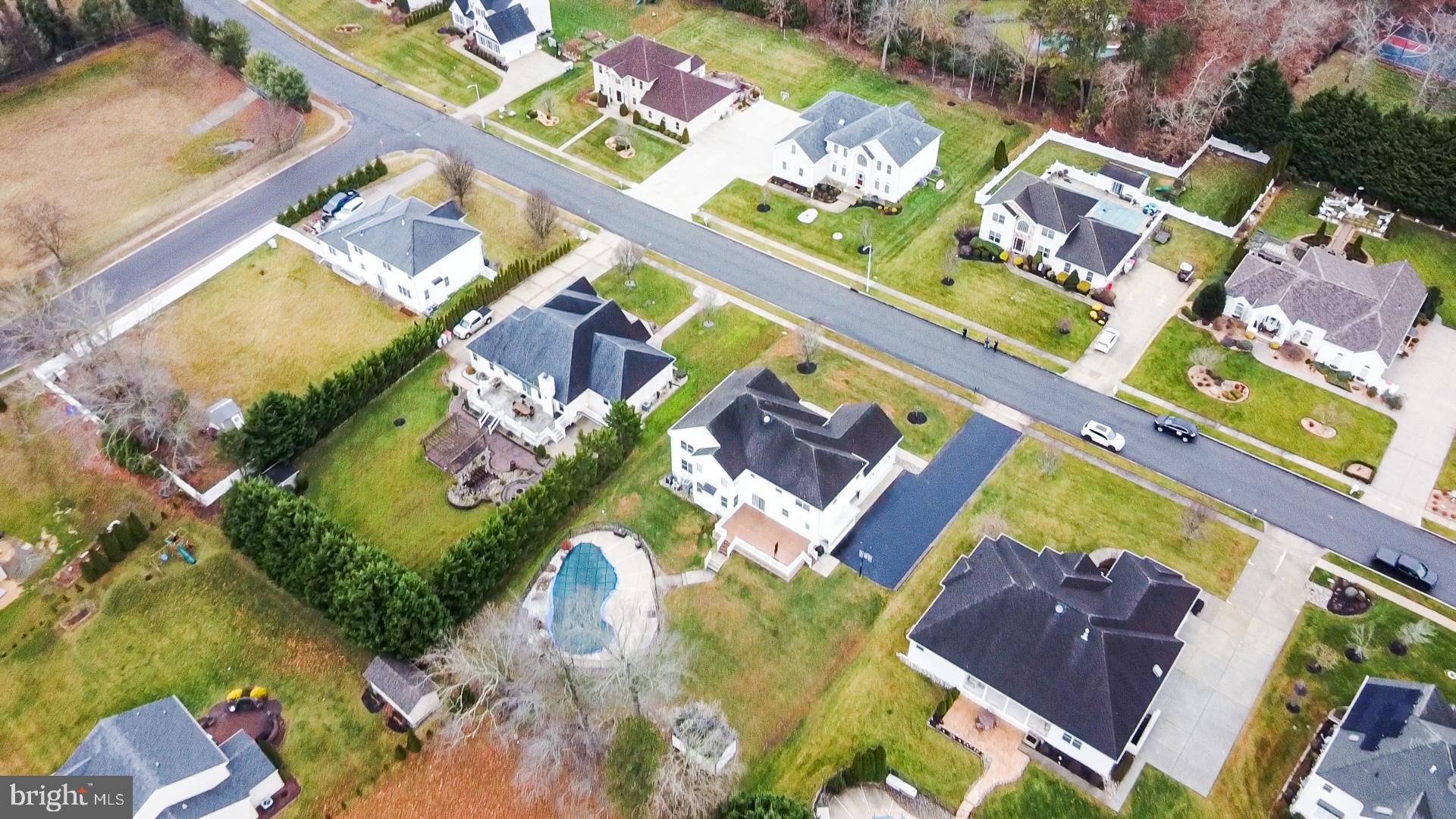 WHISPERING WOODS - Residential