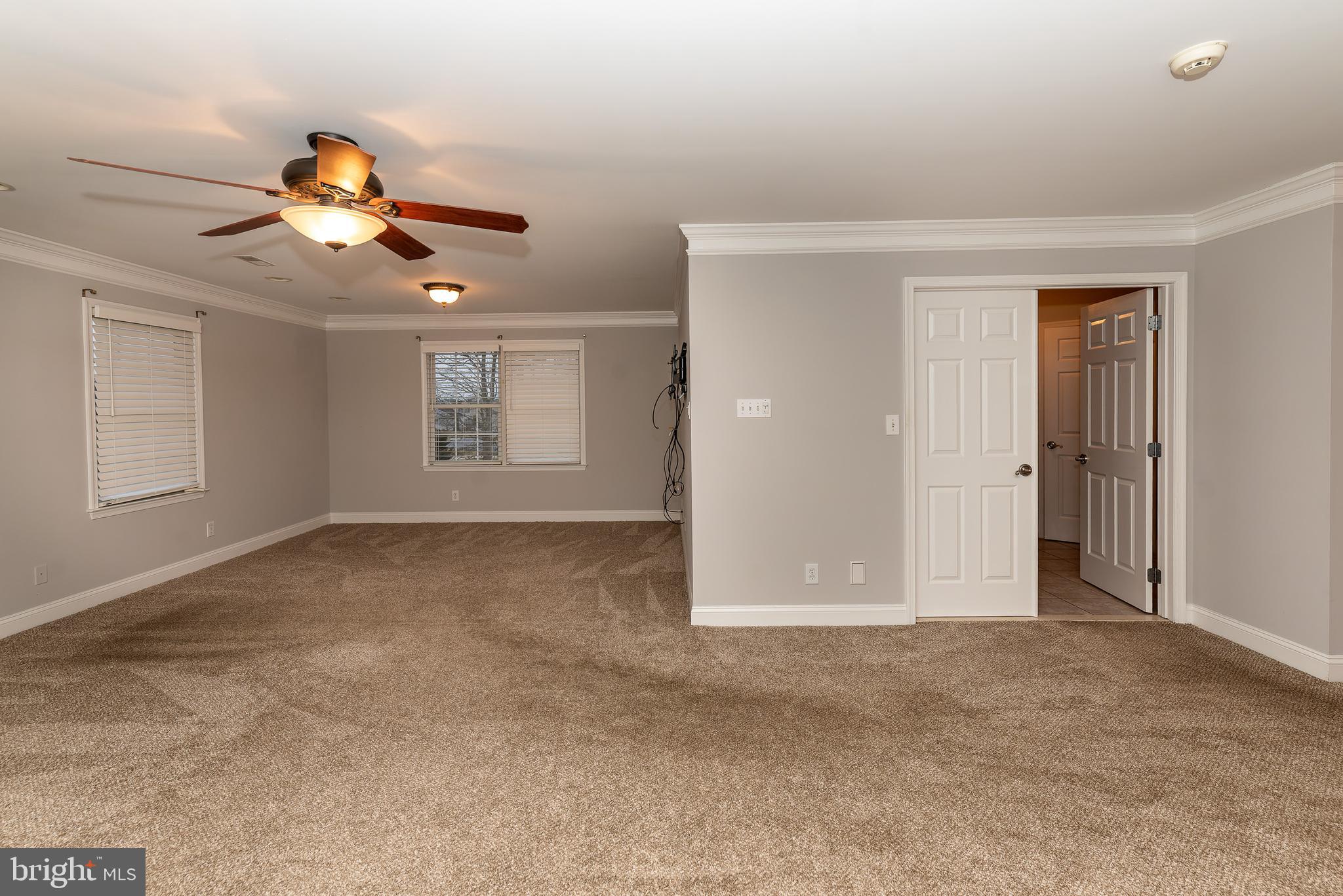 WHISPERING WOODS - Residential