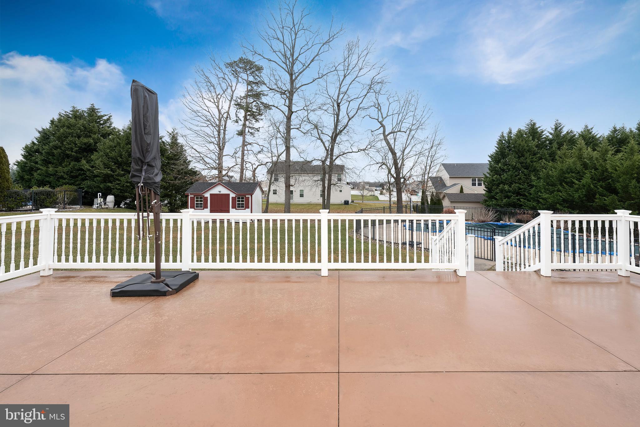 WHISPERING WOODS - Residential