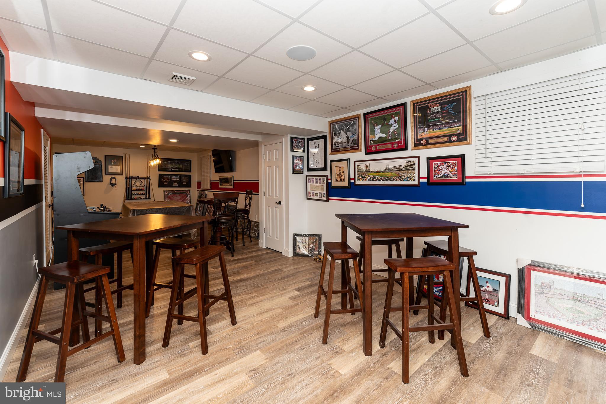 WHISPERING WOODS - Residential