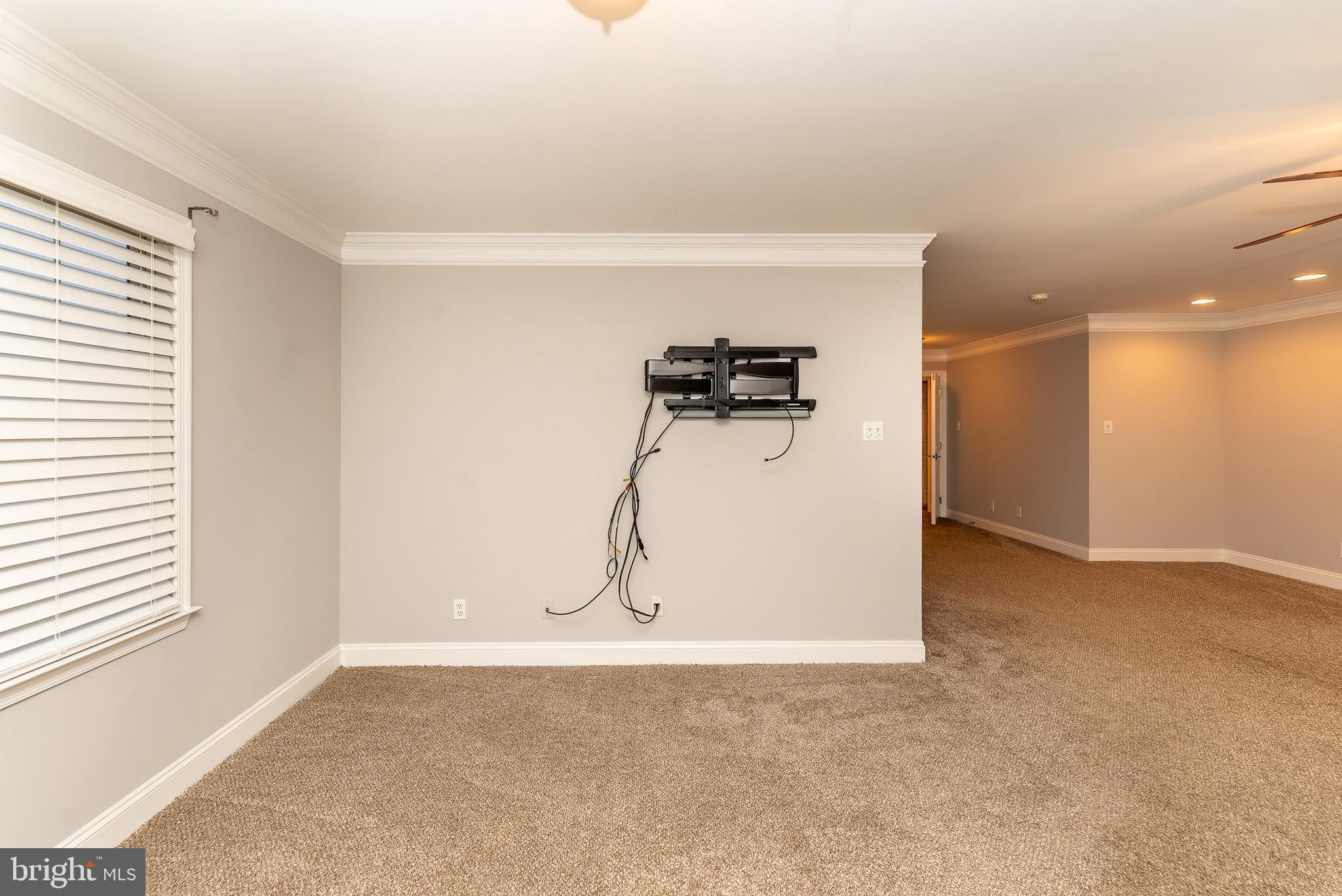 WHISPERING WOODS - Residential