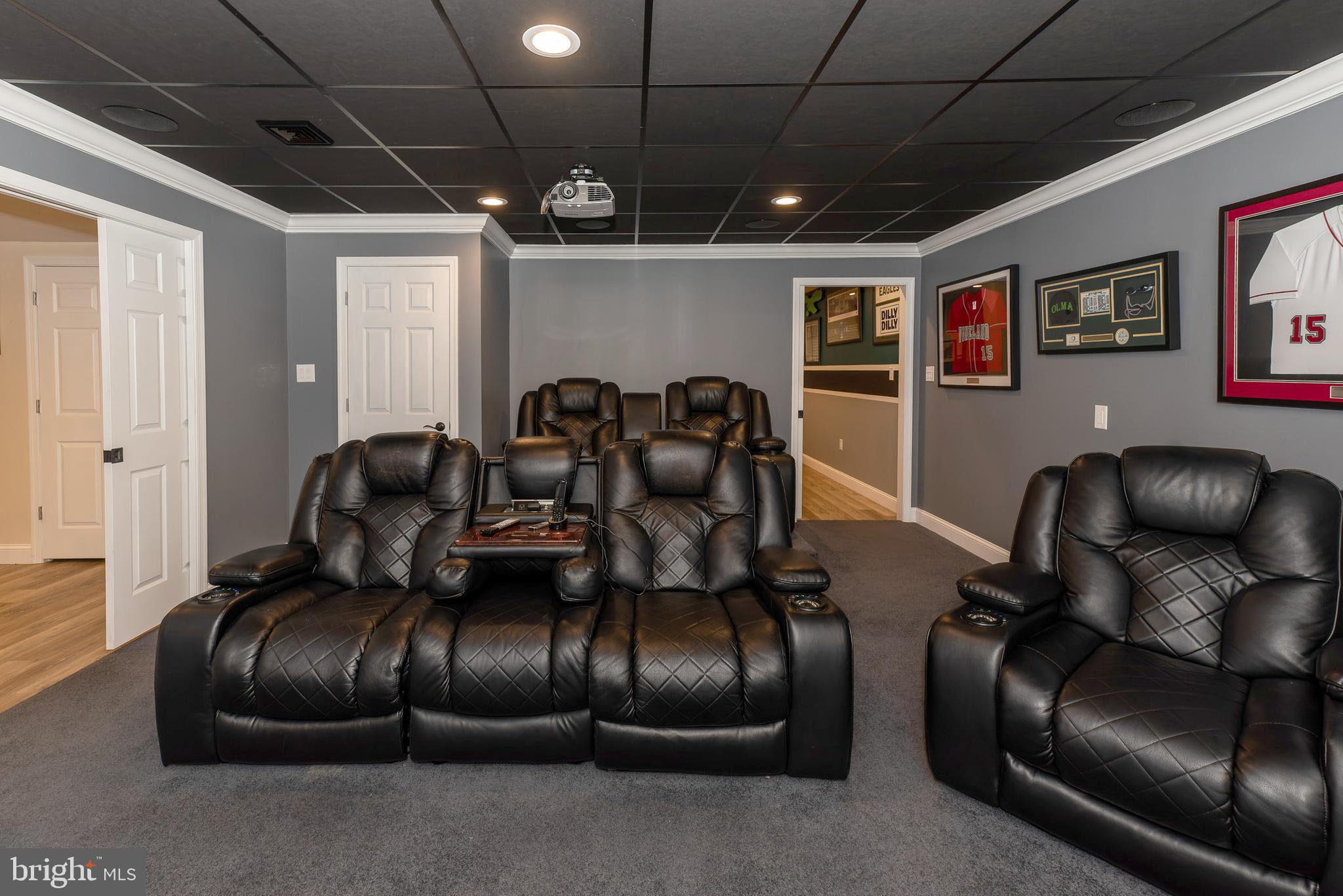 WHISPERING WOODS - Residential