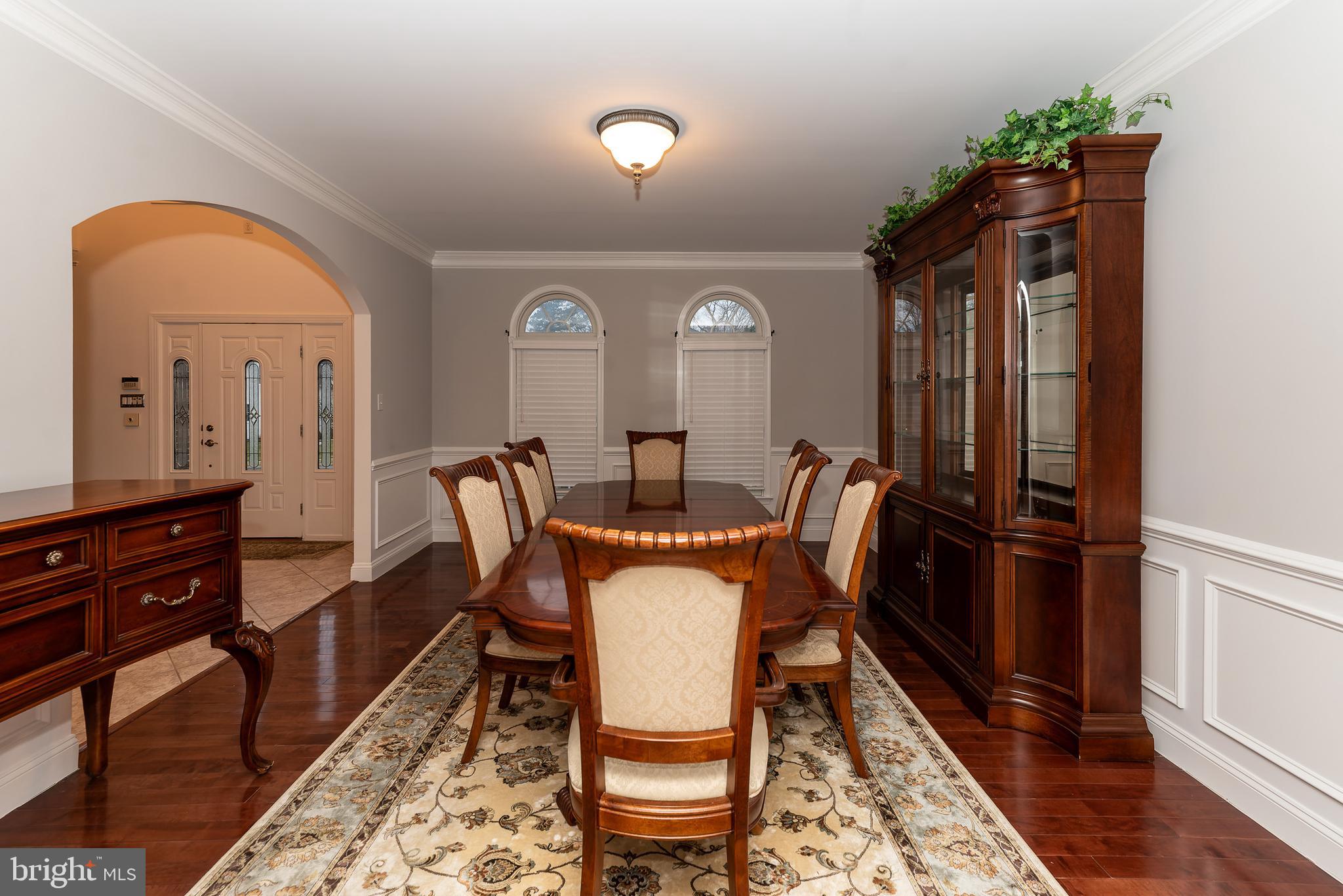 WHISPERING WOODS - Residential