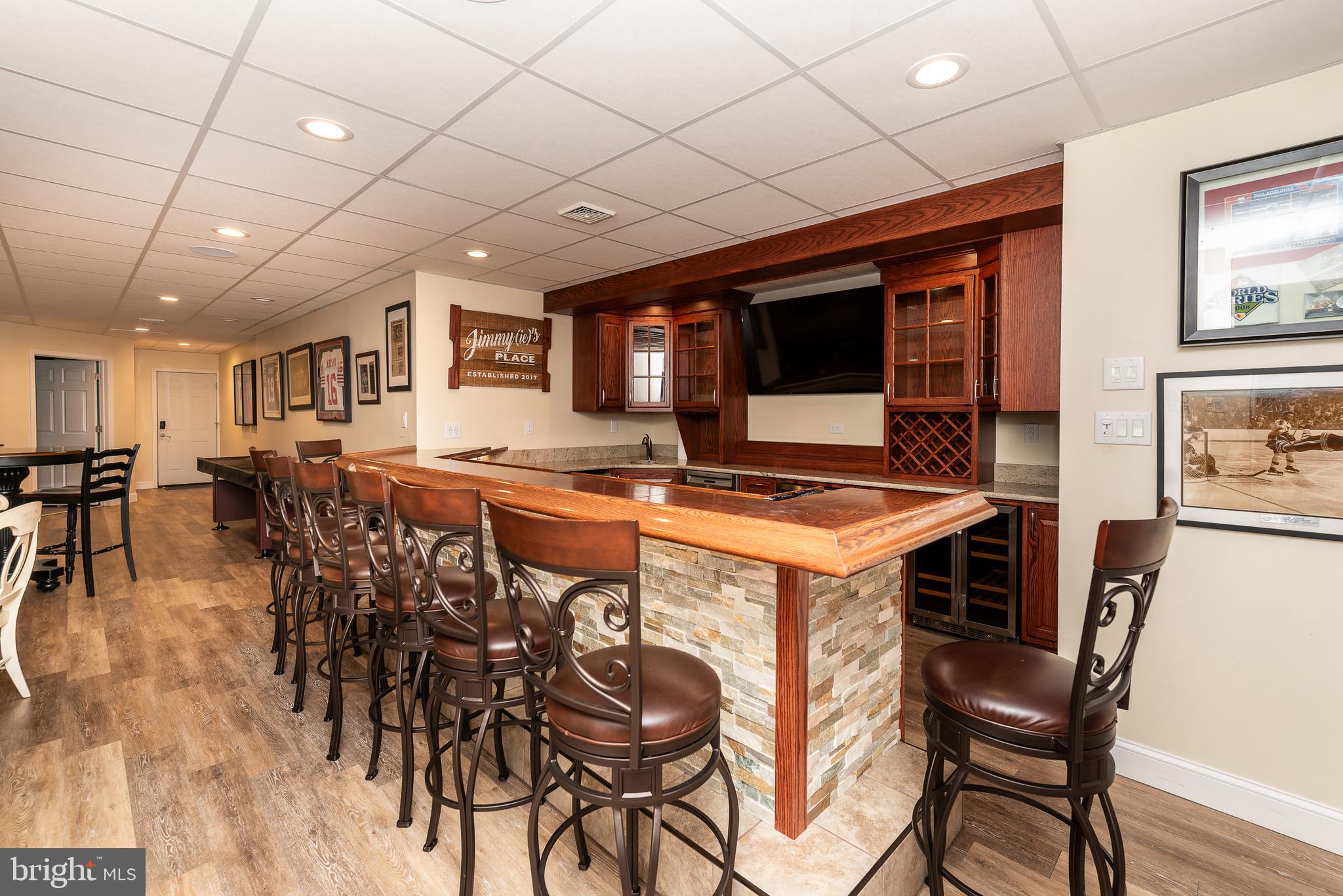 WHISPERING WOODS - Residential