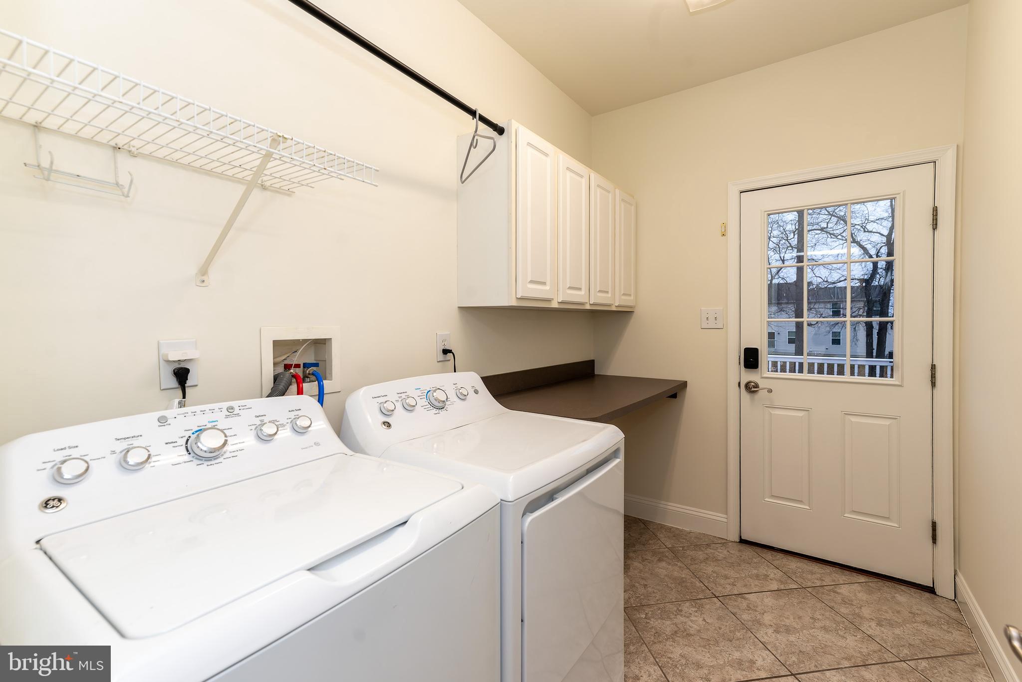 WHISPERING WOODS - Residential