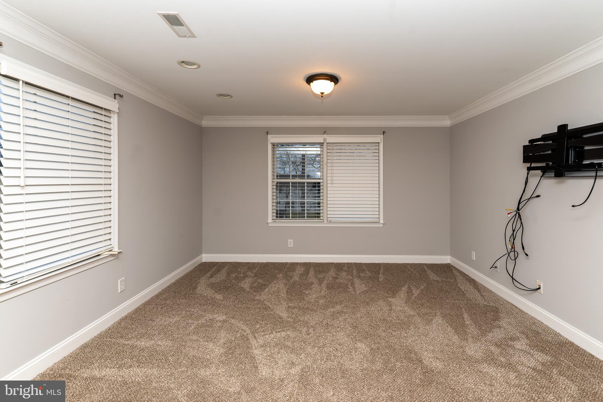 WHISPERING WOODS - Residential