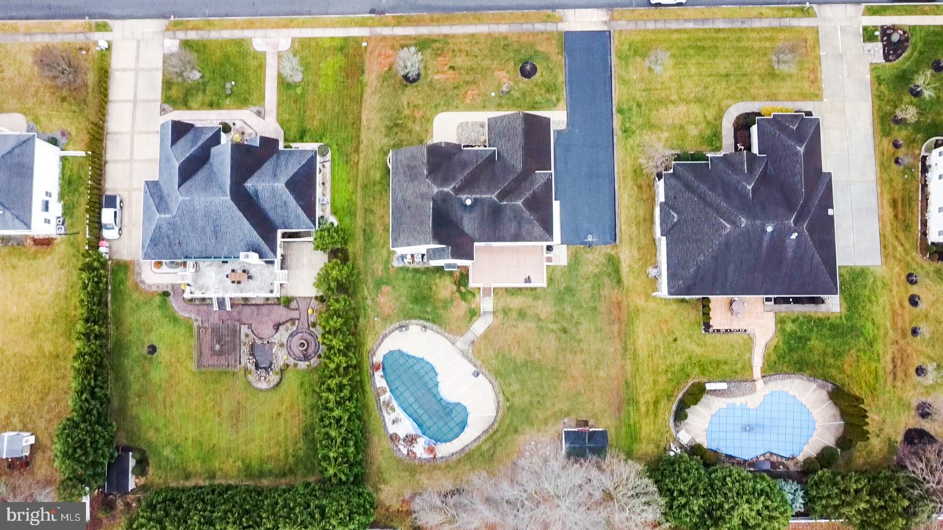 WHISPERING WOODS - Residential