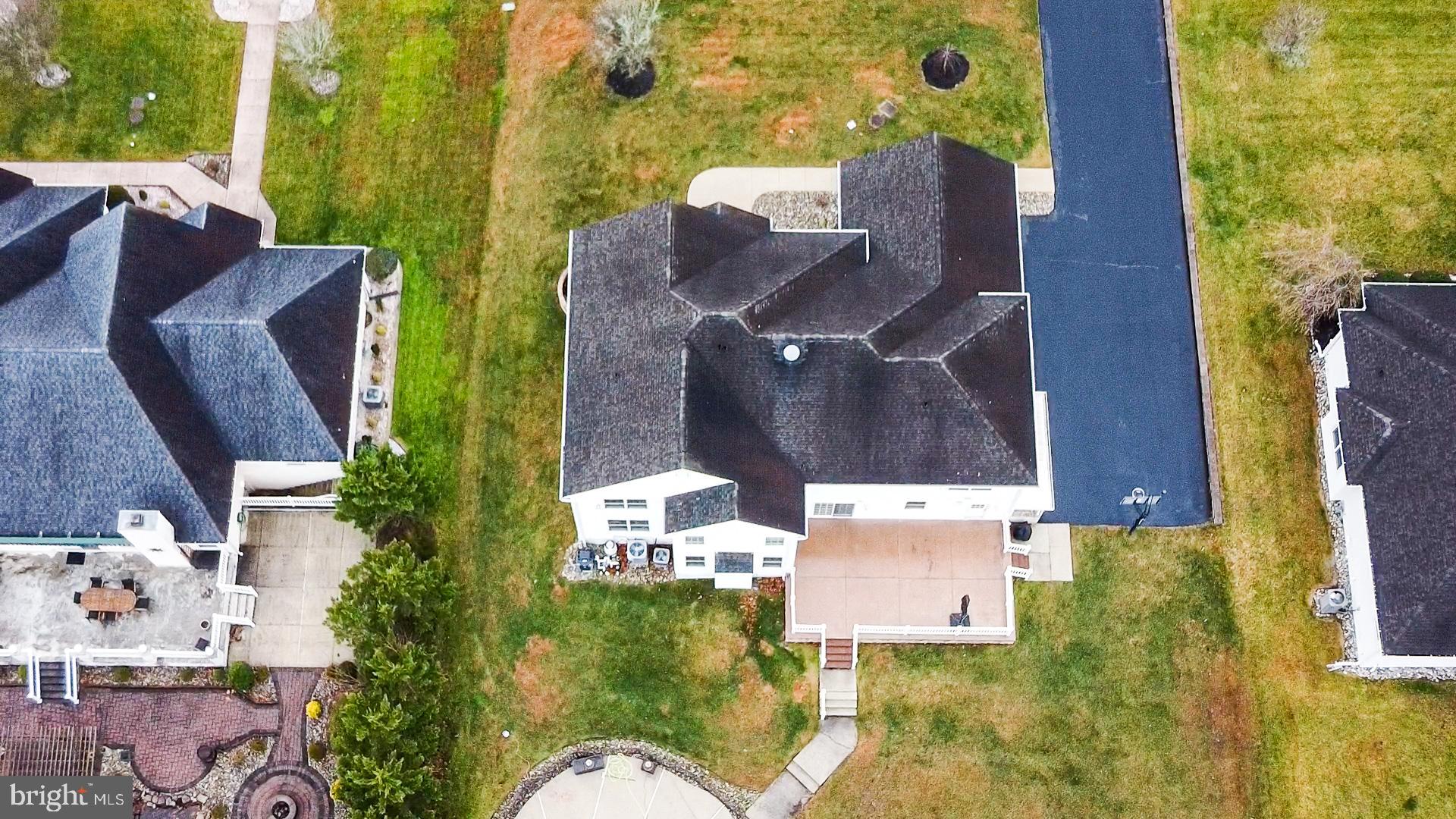 WHISPERING WOODS - Residential