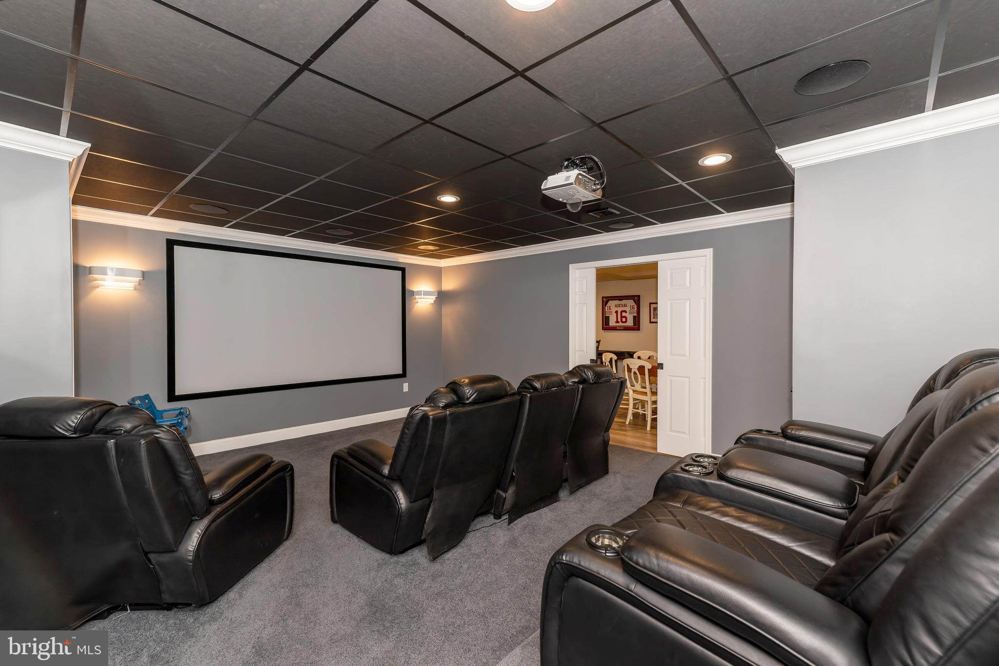 WHISPERING WOODS - Residential