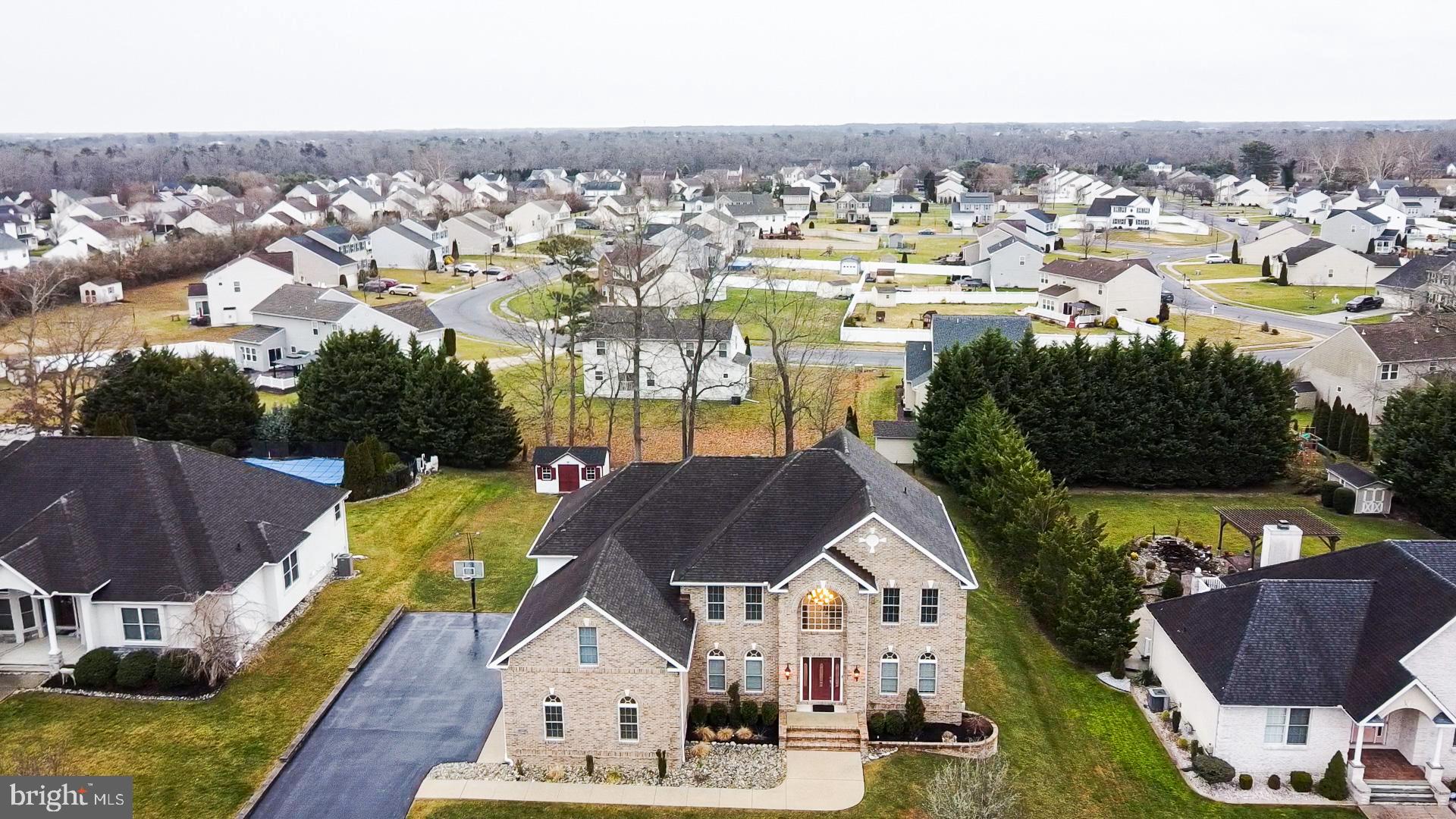 WHISPERING WOODS - Residential