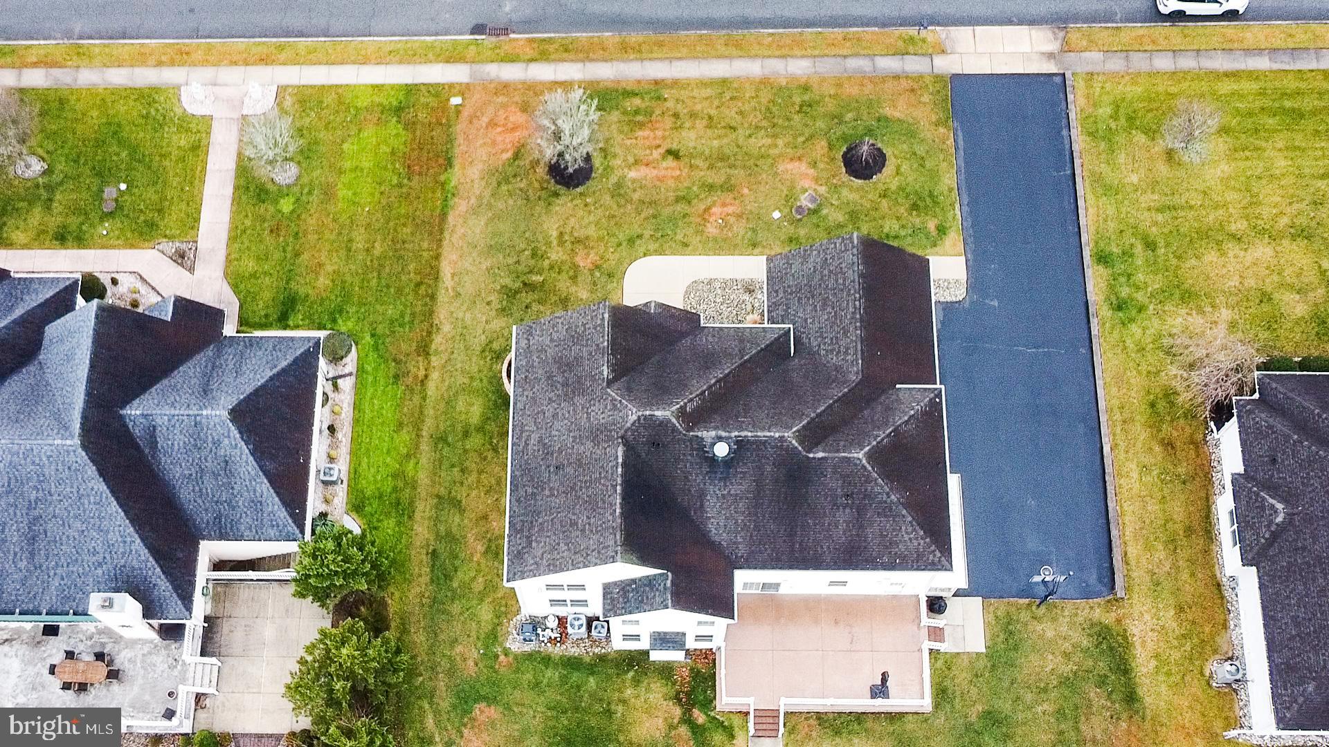 WHISPERING WOODS - Residential