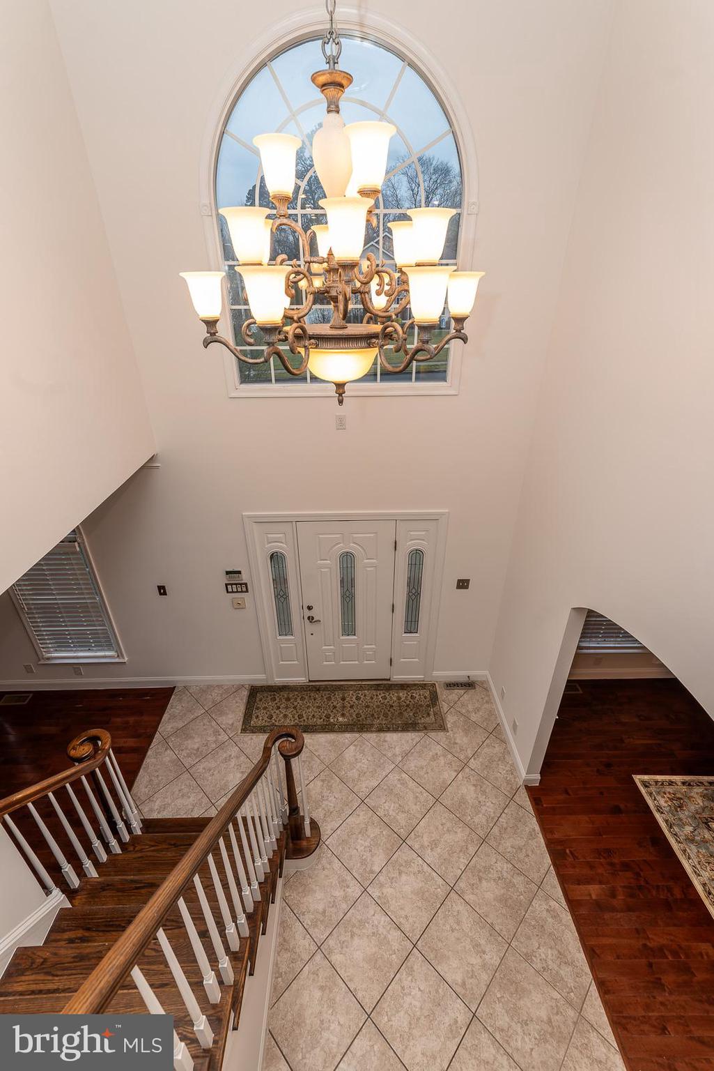 WHISPERING WOODS - Residential