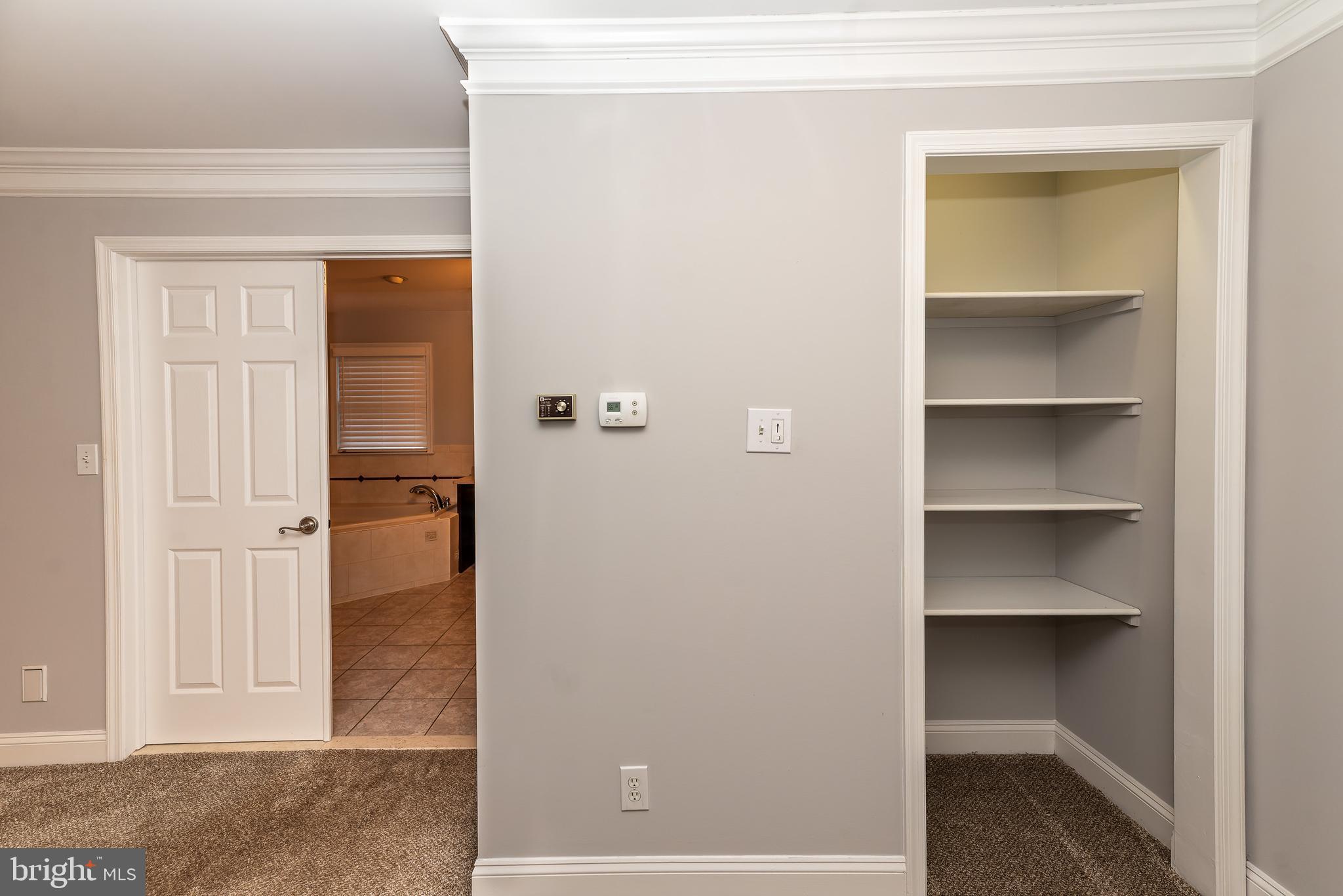 WHISPERING WOODS - Residential