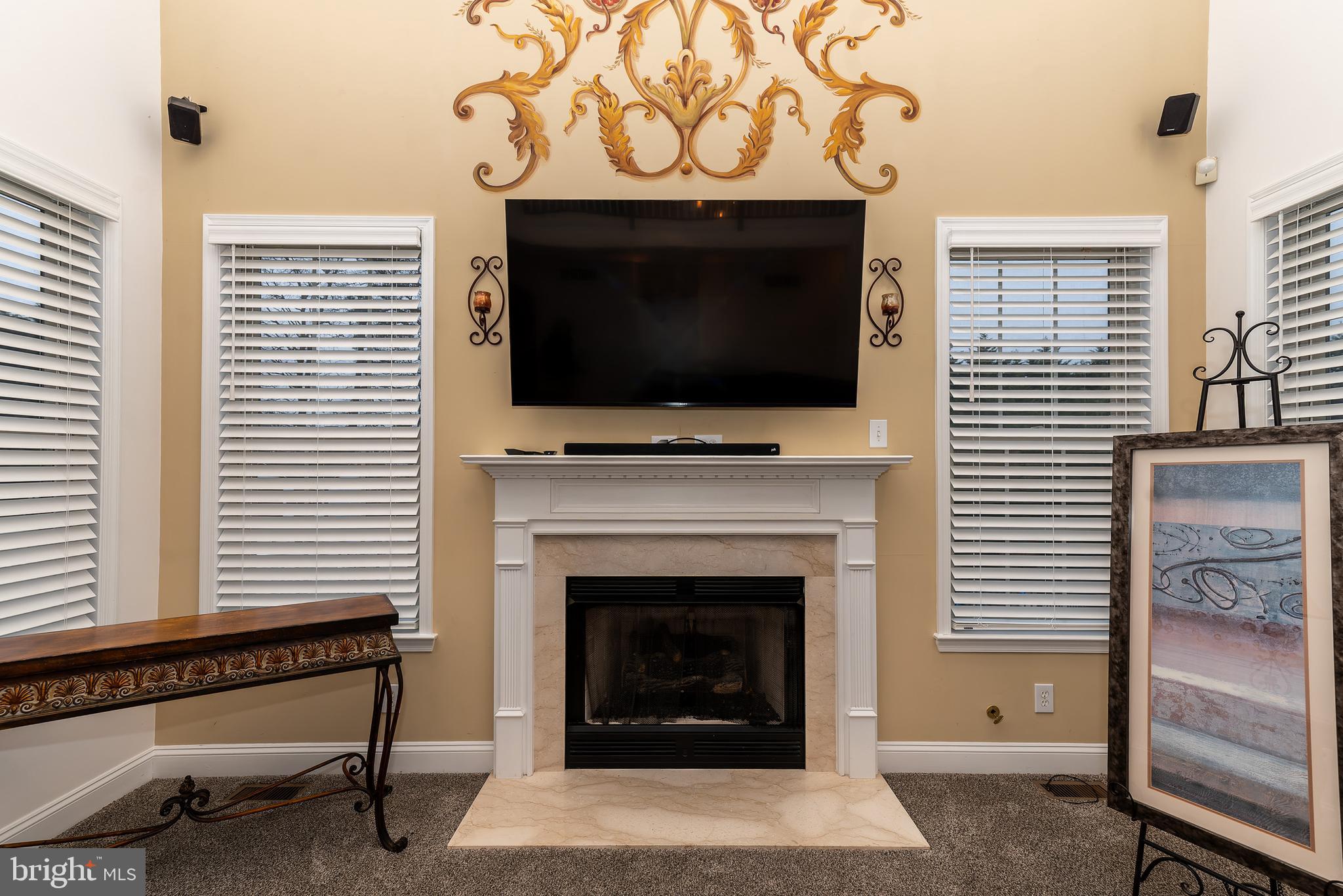 WHISPERING WOODS - Residential