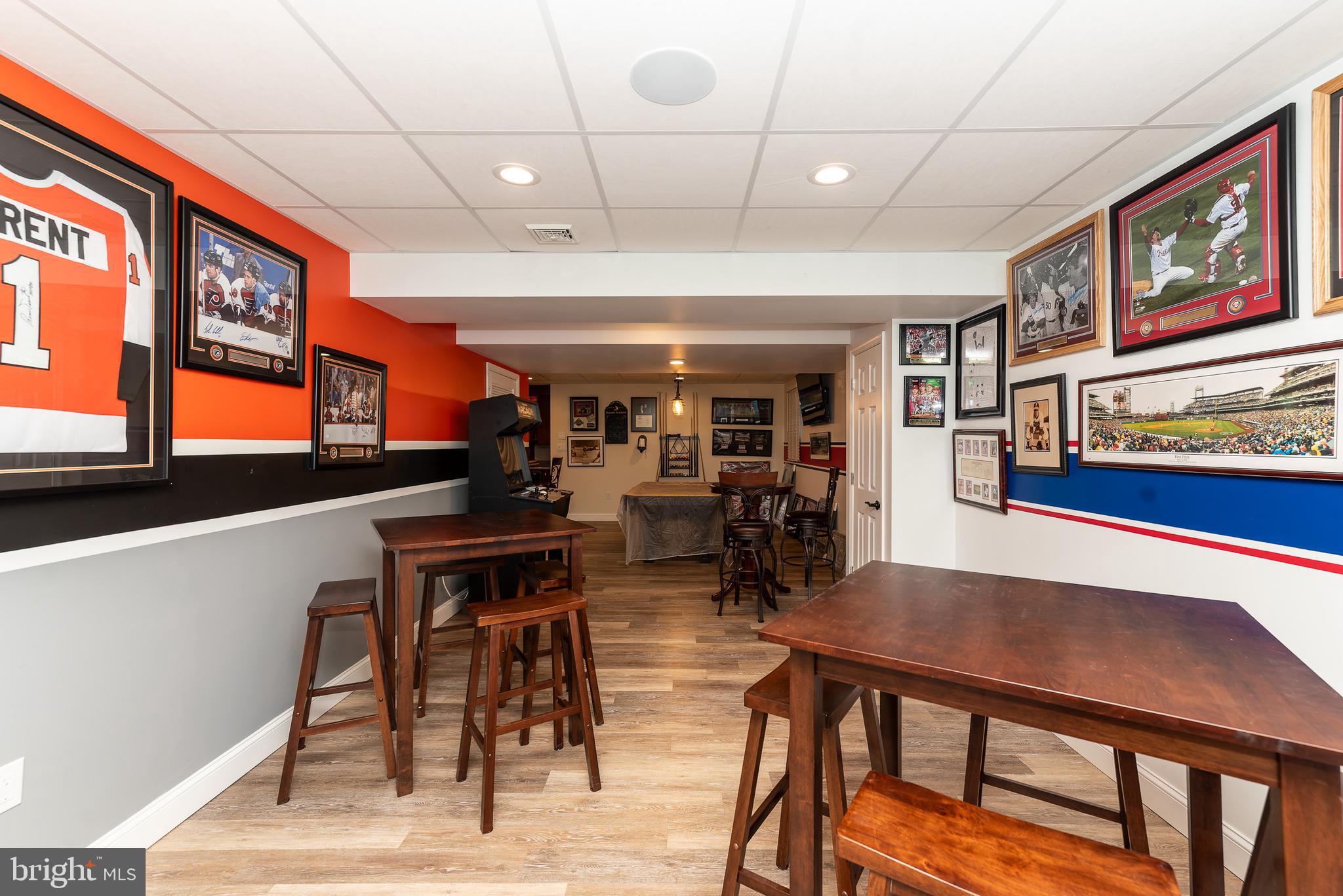 WHISPERING WOODS - Residential