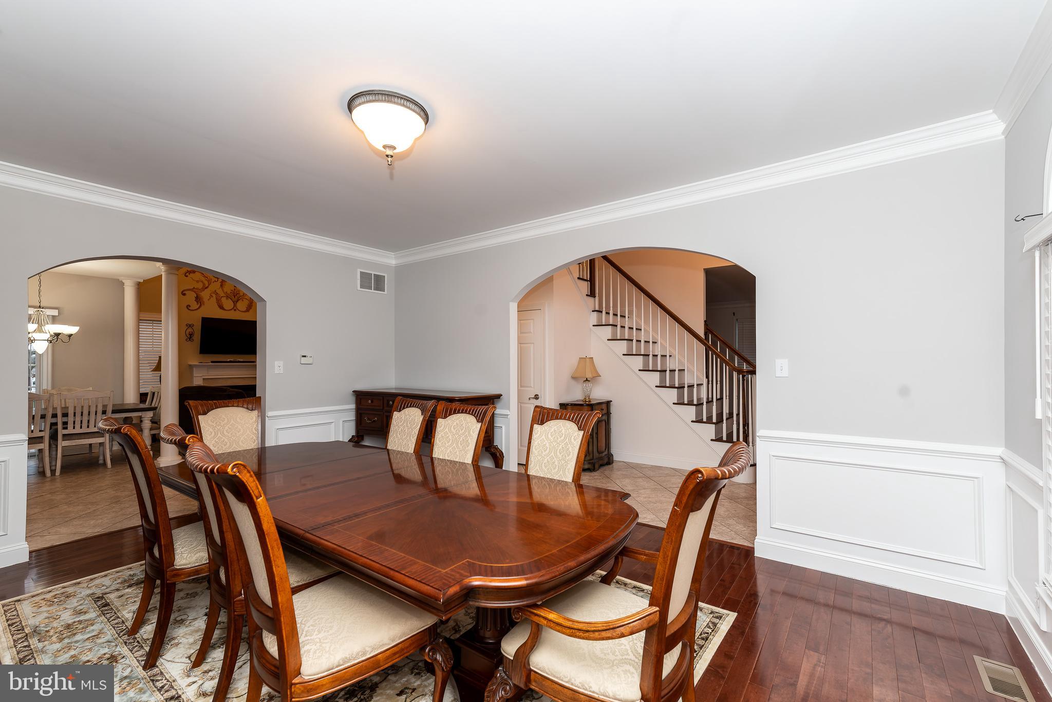 WHISPERING WOODS - Residential