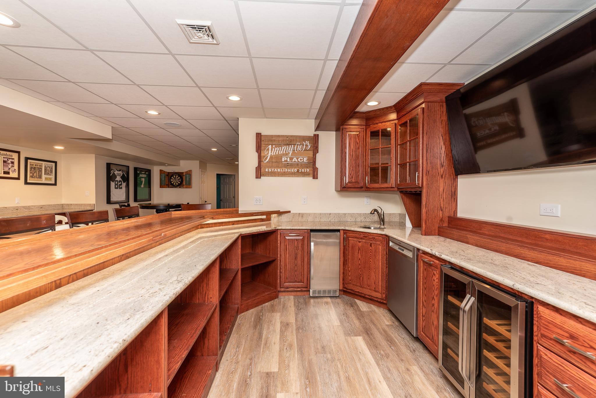 WHISPERING WOODS - Residential