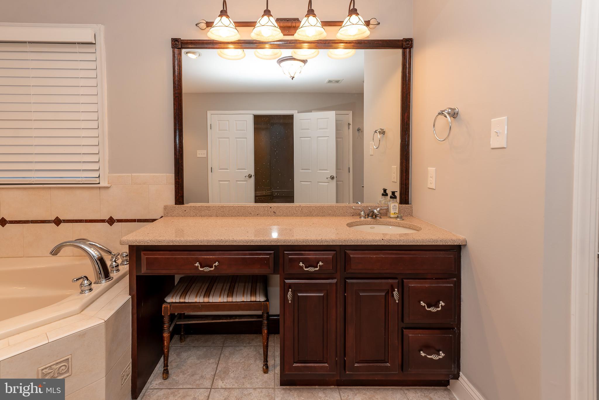 WHISPERING WOODS - Residential