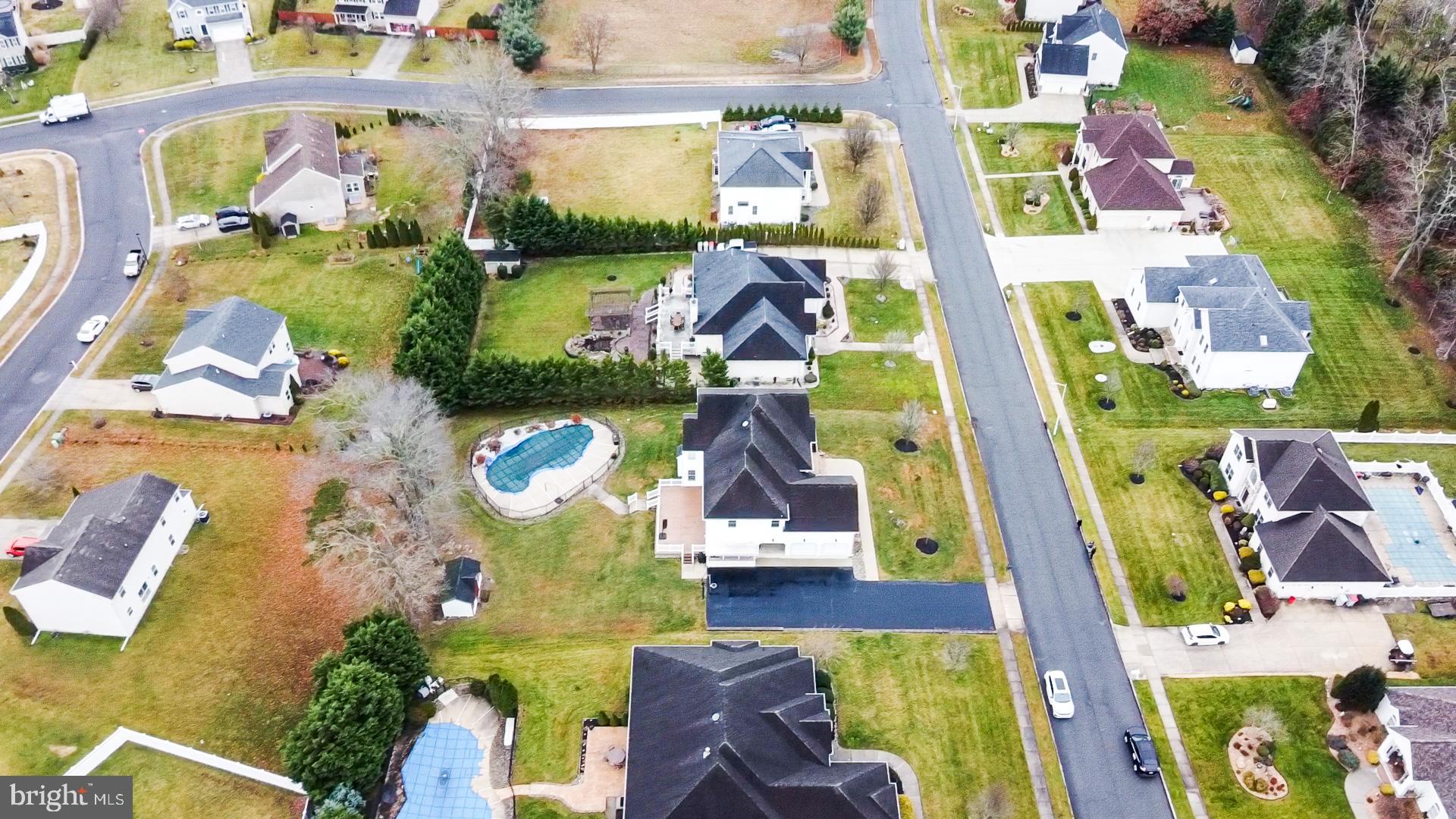 WHISPERING WOODS - Residential