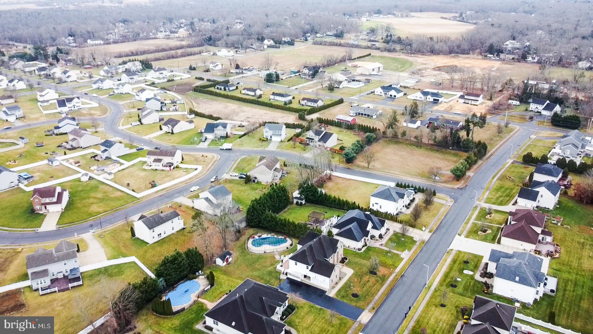 WHISPERING WOODS - Residential