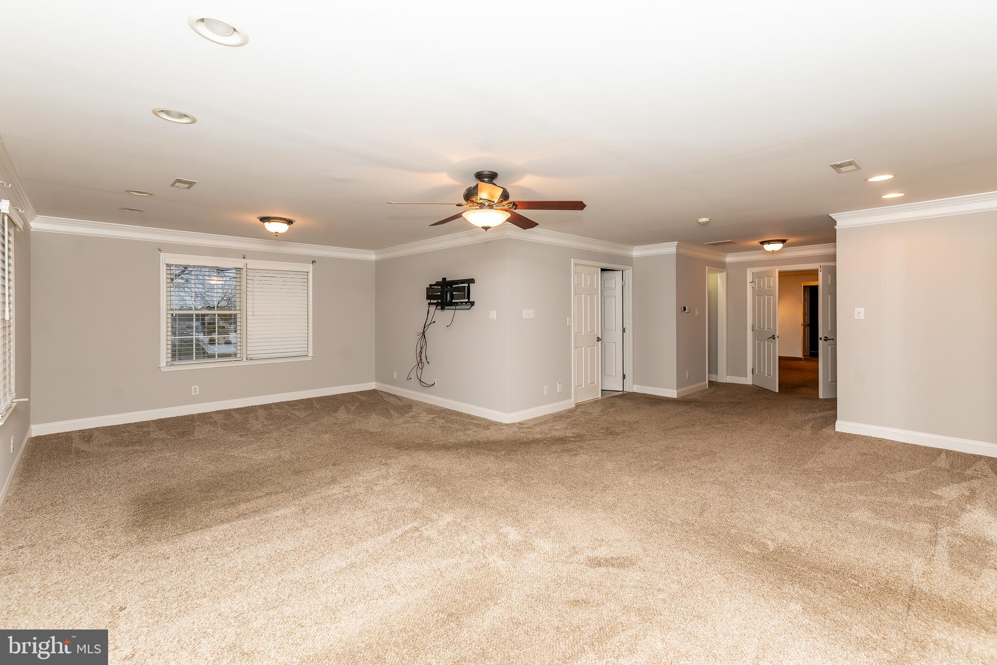 WHISPERING WOODS - Residential