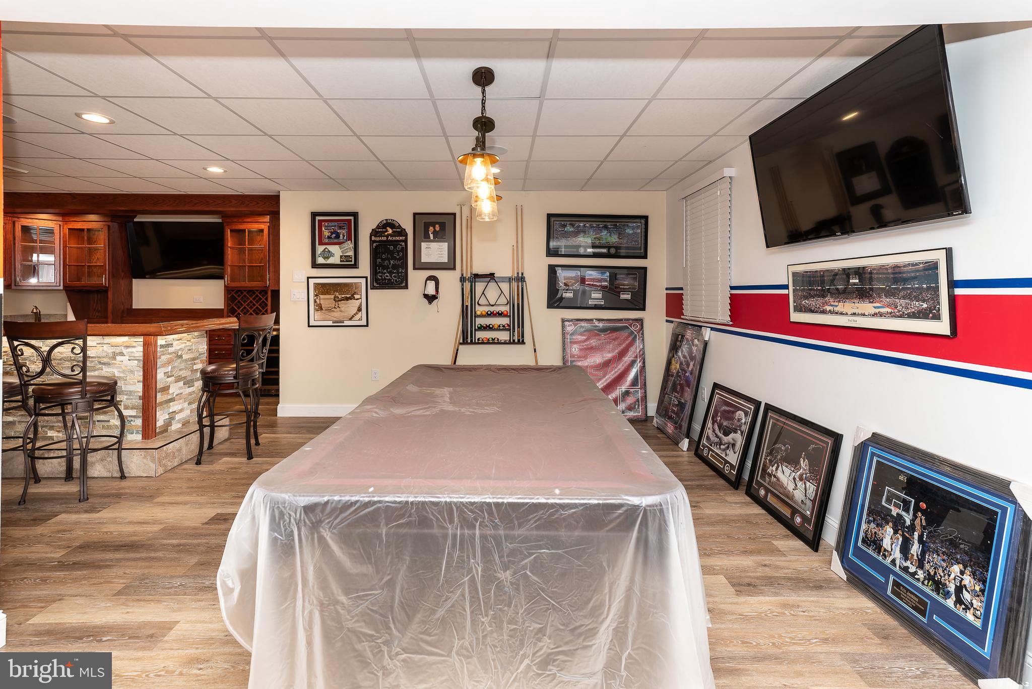 WHISPERING WOODS - Residential