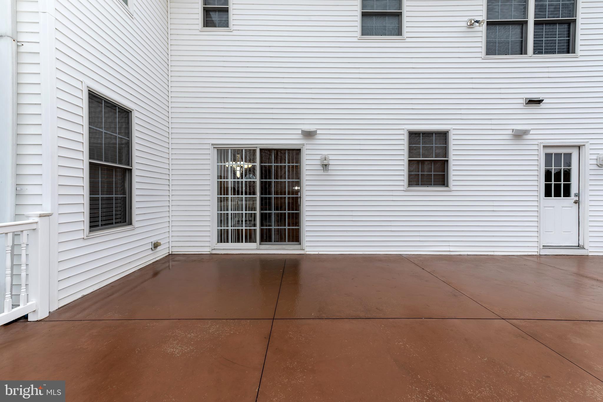 WHISPERING WOODS - Residential