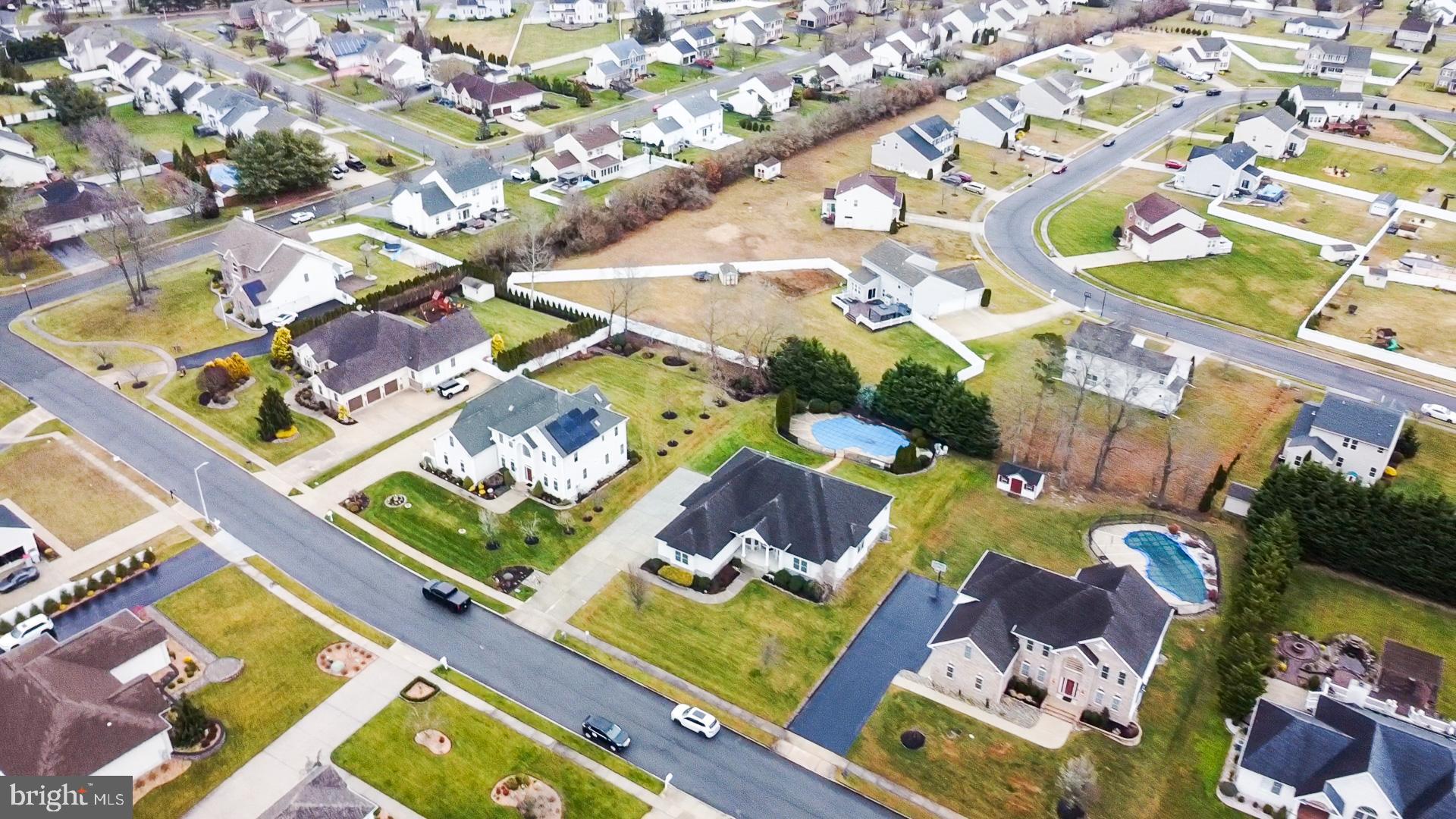 WHISPERING WOODS - Residential