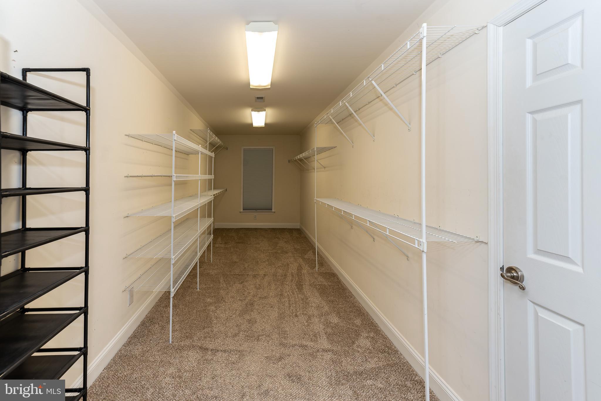 WHISPERING WOODS - Residential