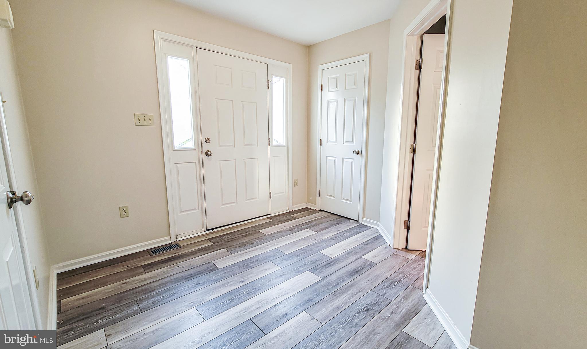 WATERSIDE - Residential