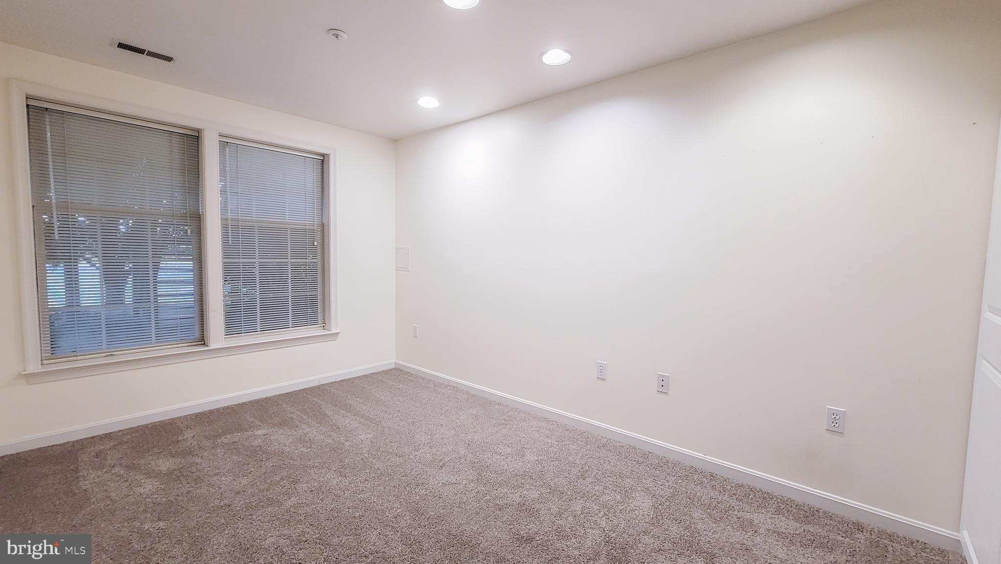 WATERSIDE - Residential