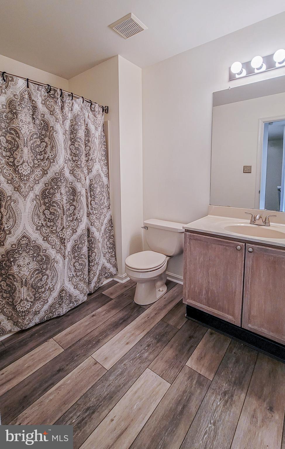 WATERSIDE - Residential