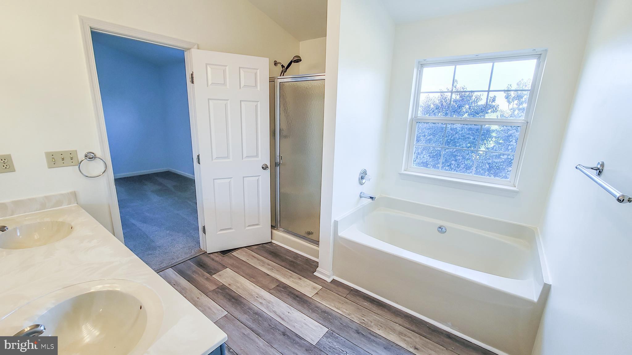 WATERSIDE - Residential