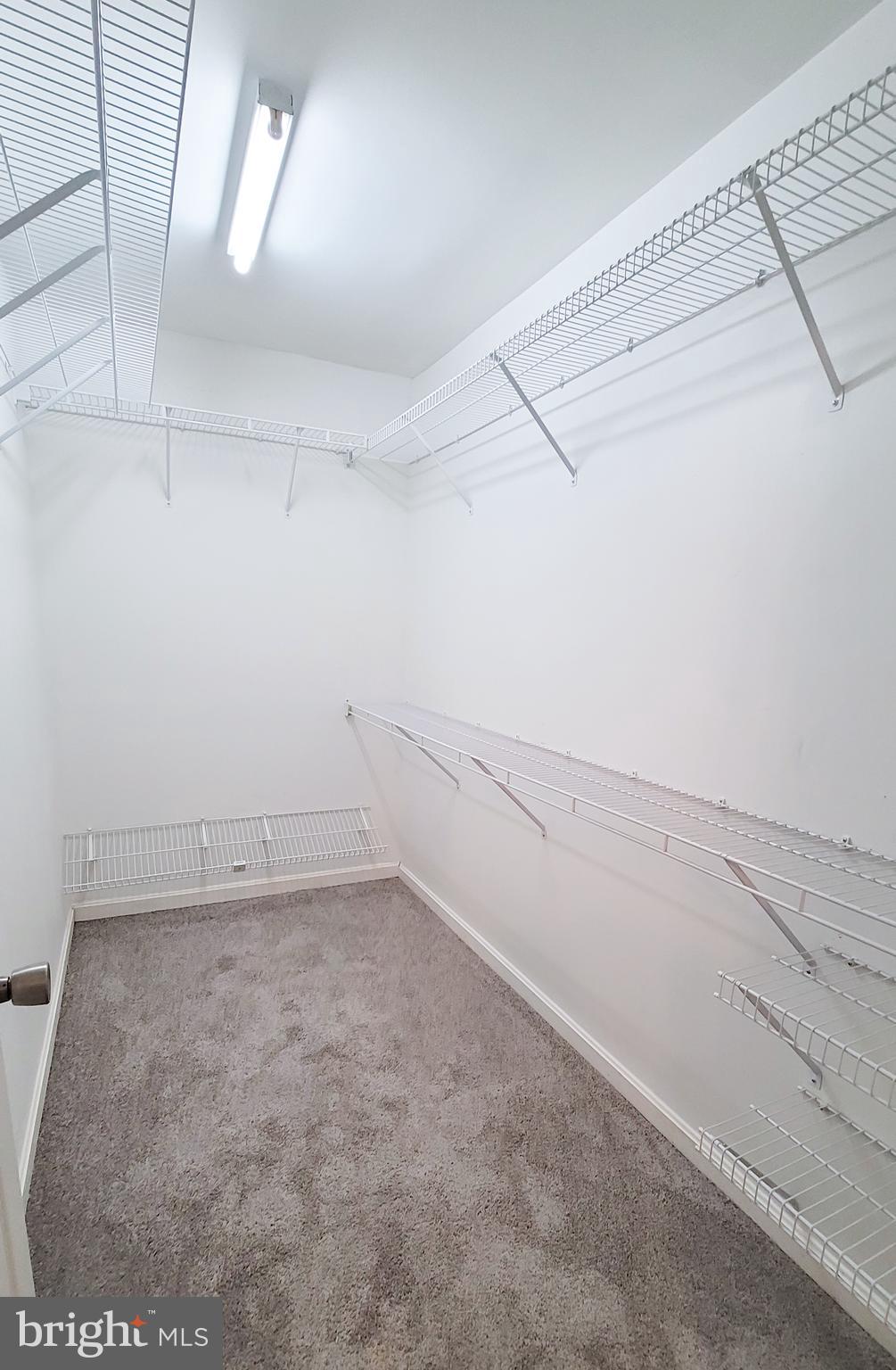 WATERSIDE - Residential