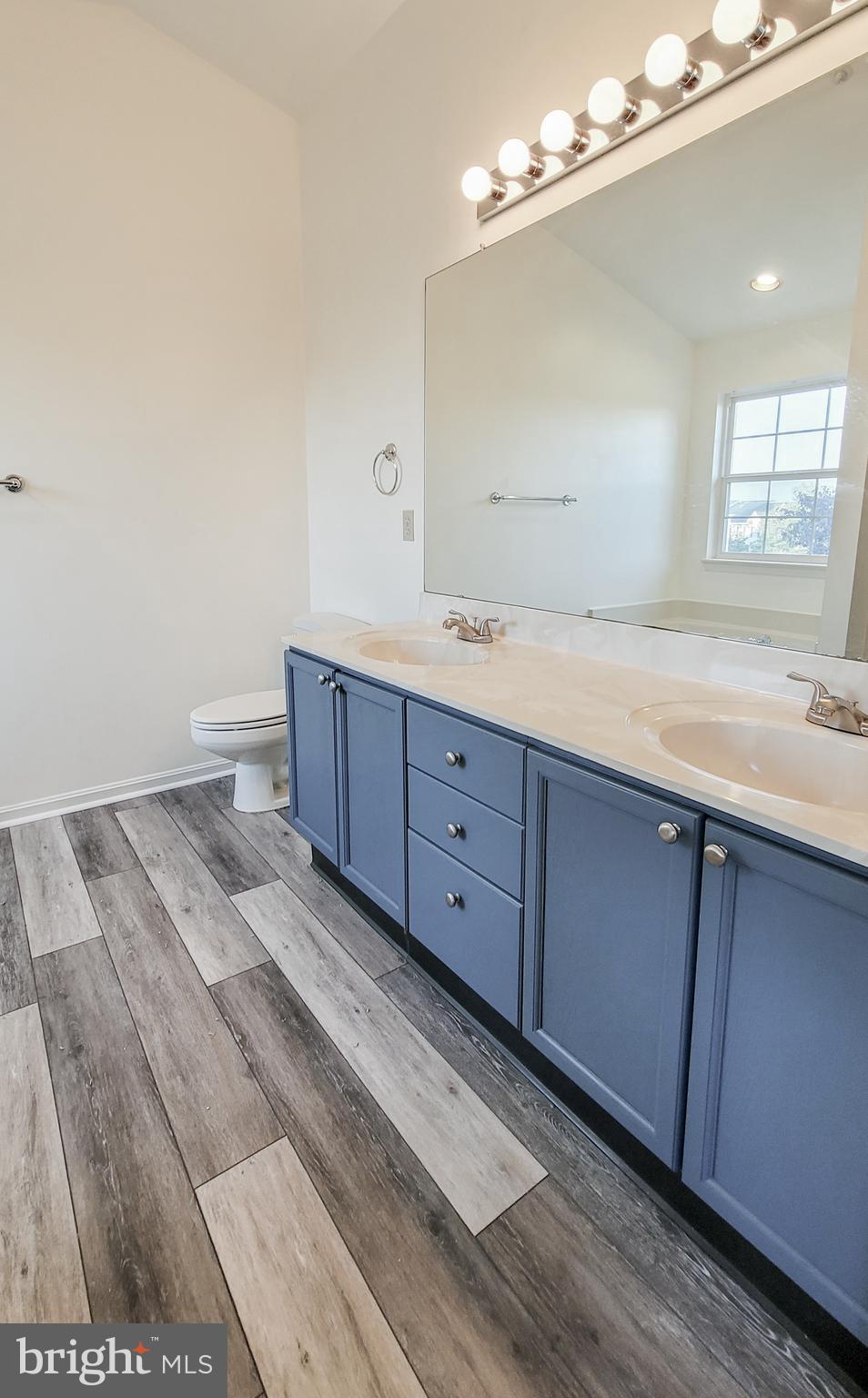 WATERSIDE - Residential